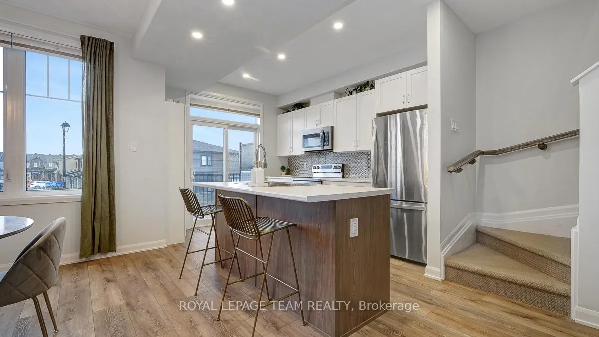 Photo 4 of 520 Aglish Mews, Ottawa, Barrhaven - Half Moon Bay — HOMEH