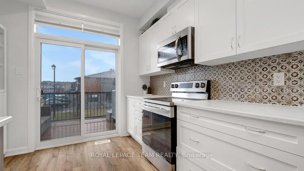 Photo 14 of 520 Aglish Mews, Ottawa, Barrhaven - Half Moon Bay — HOMEH