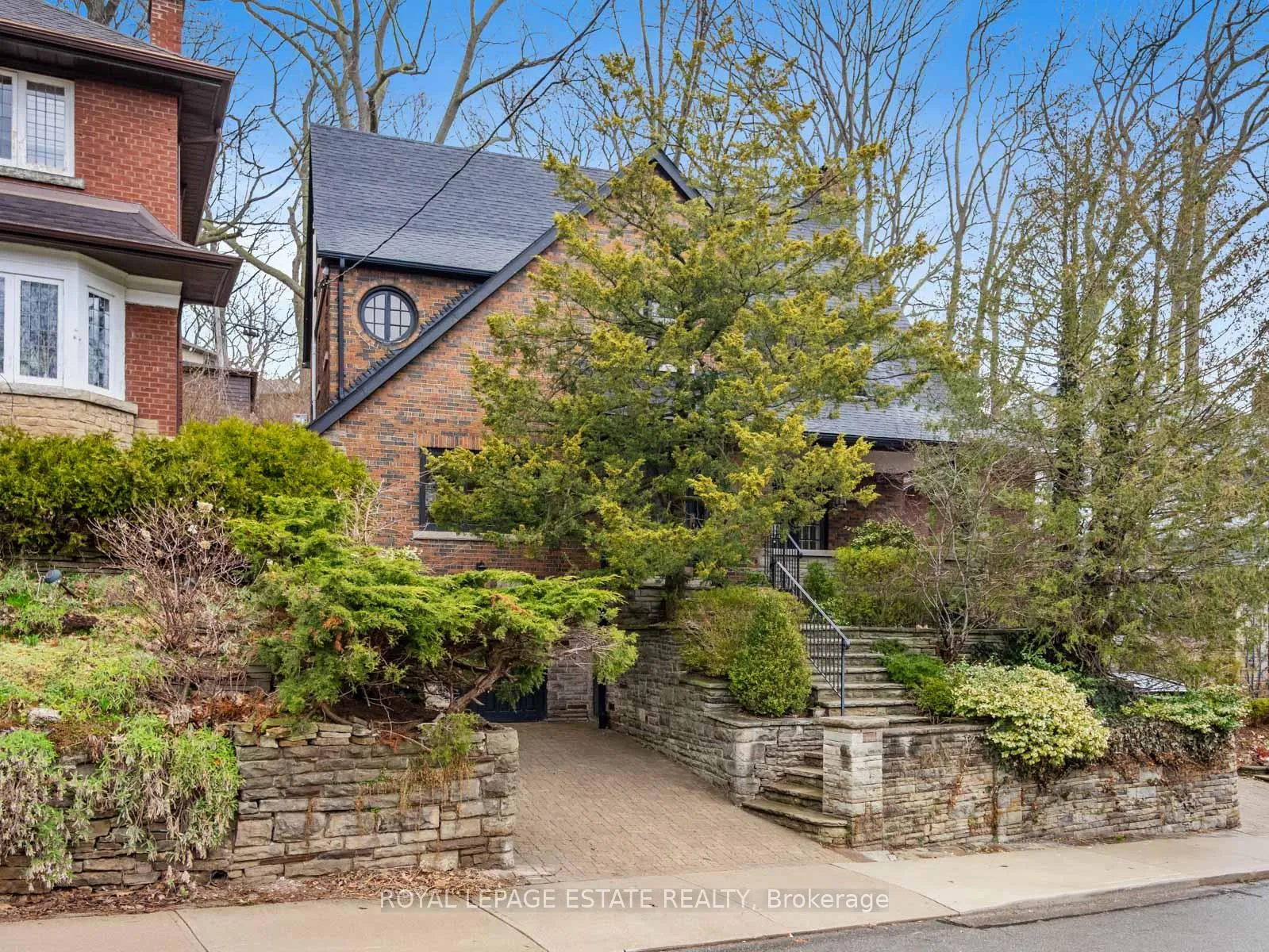Photo 2 of 263 Glen Manor Drive E, Toronto, The Beaches — HOMEH