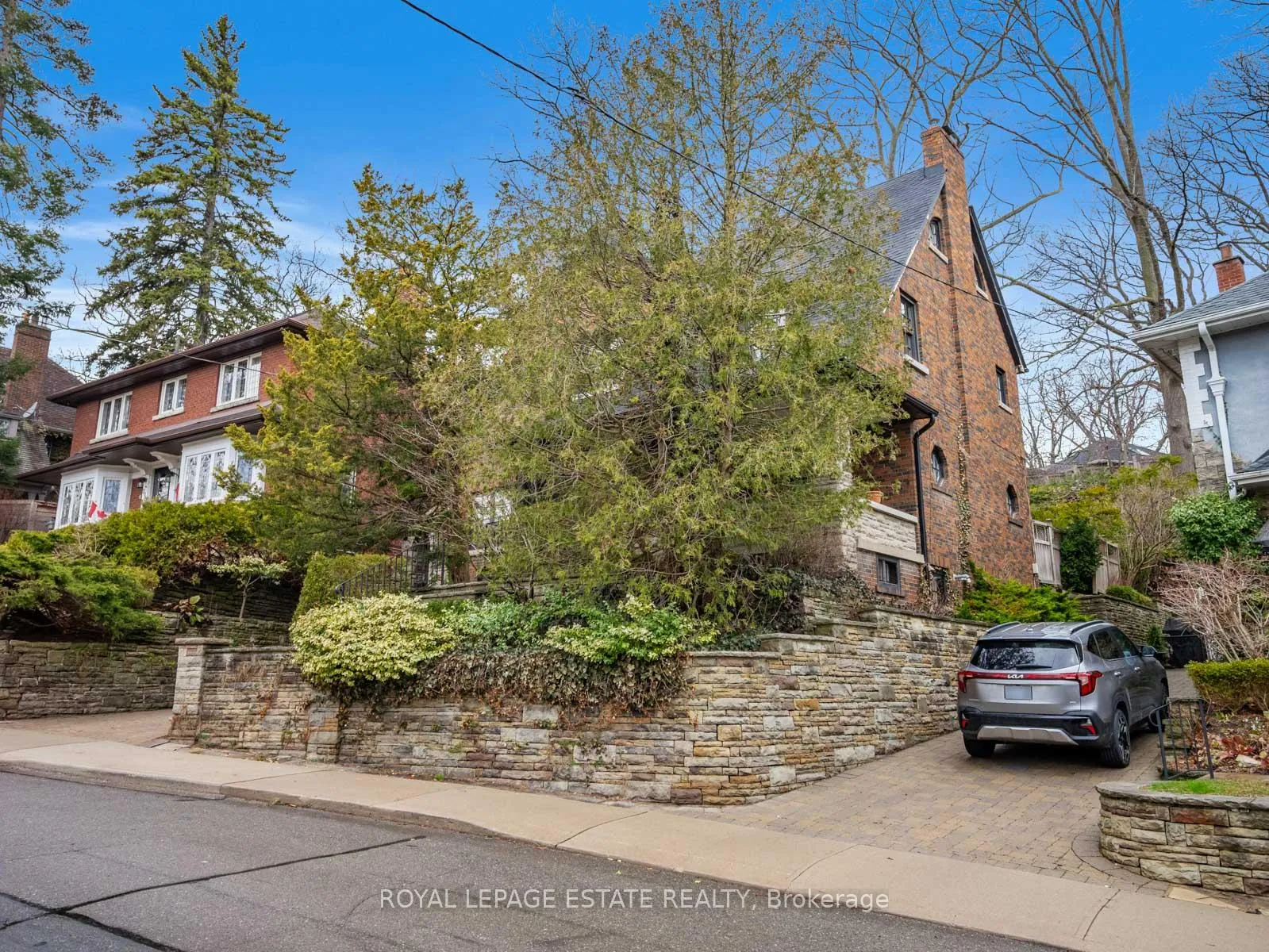 Photo 3 of 263 Glen Manor Drive E, Toronto, The Beaches — HOMEH