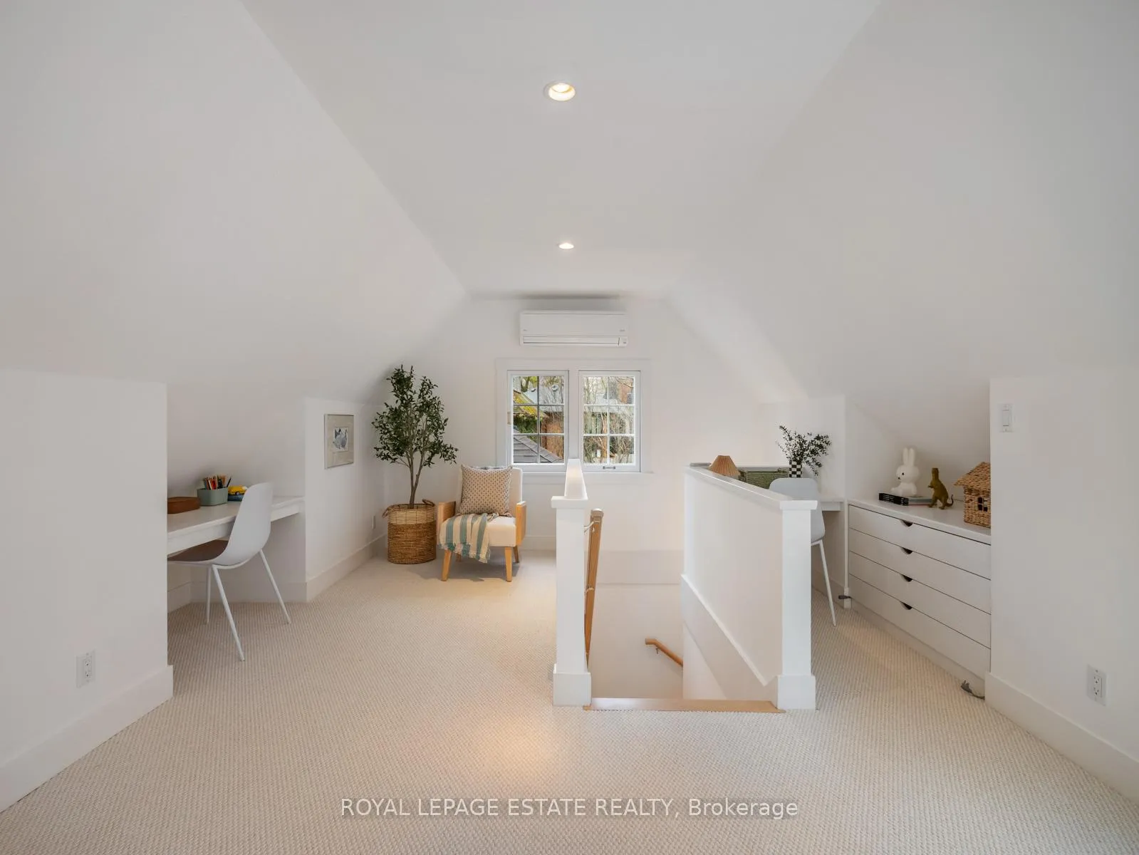 Photo 19 of 263 Glen Manor Drive E, Toronto, The Beaches — HOMEH