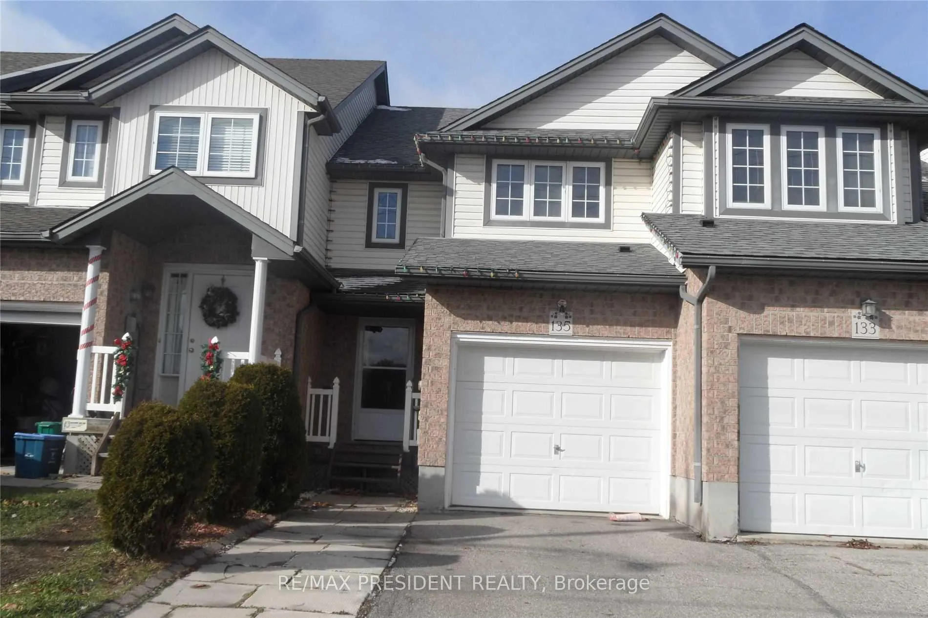 Front of 135 Activa Avenue