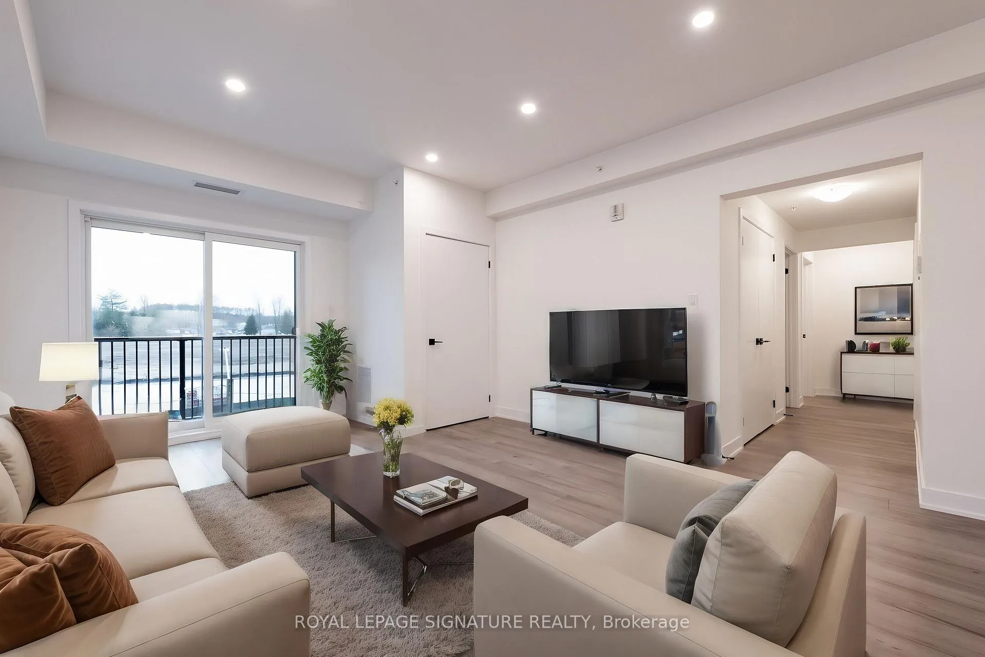 Photo 7 of Unit 306, 8 Culinary Lane, Barrie, Rural Barrie Southeast — HOMEH