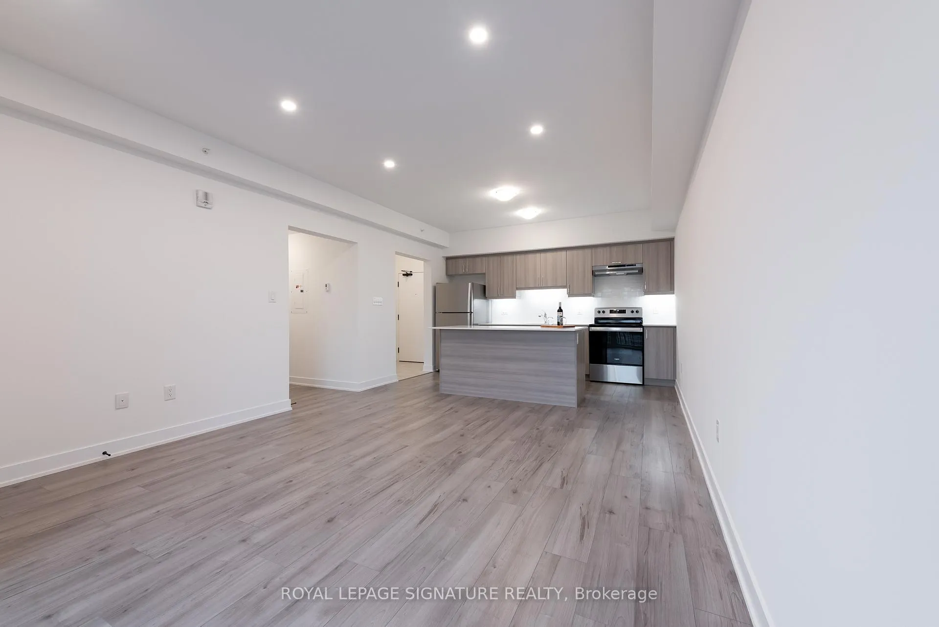 Photo 9 of Unit 306, 8 Culinary Lane, Barrie, Rural Barrie Southeast — HOMEH
