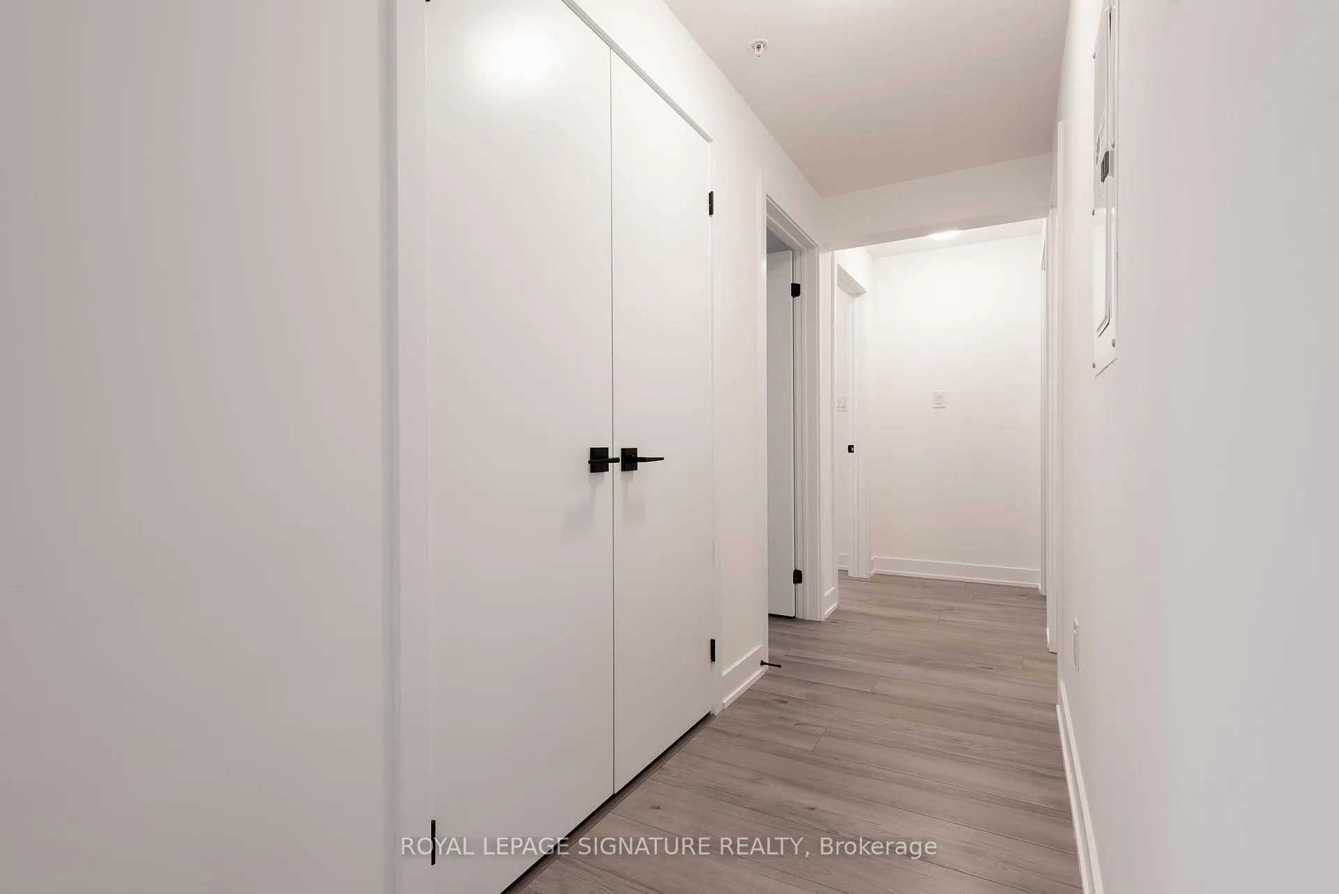 Photo 10 of Unit 306, 8 Culinary Lane, Barrie, Rural Barrie Southeast — HOMEH