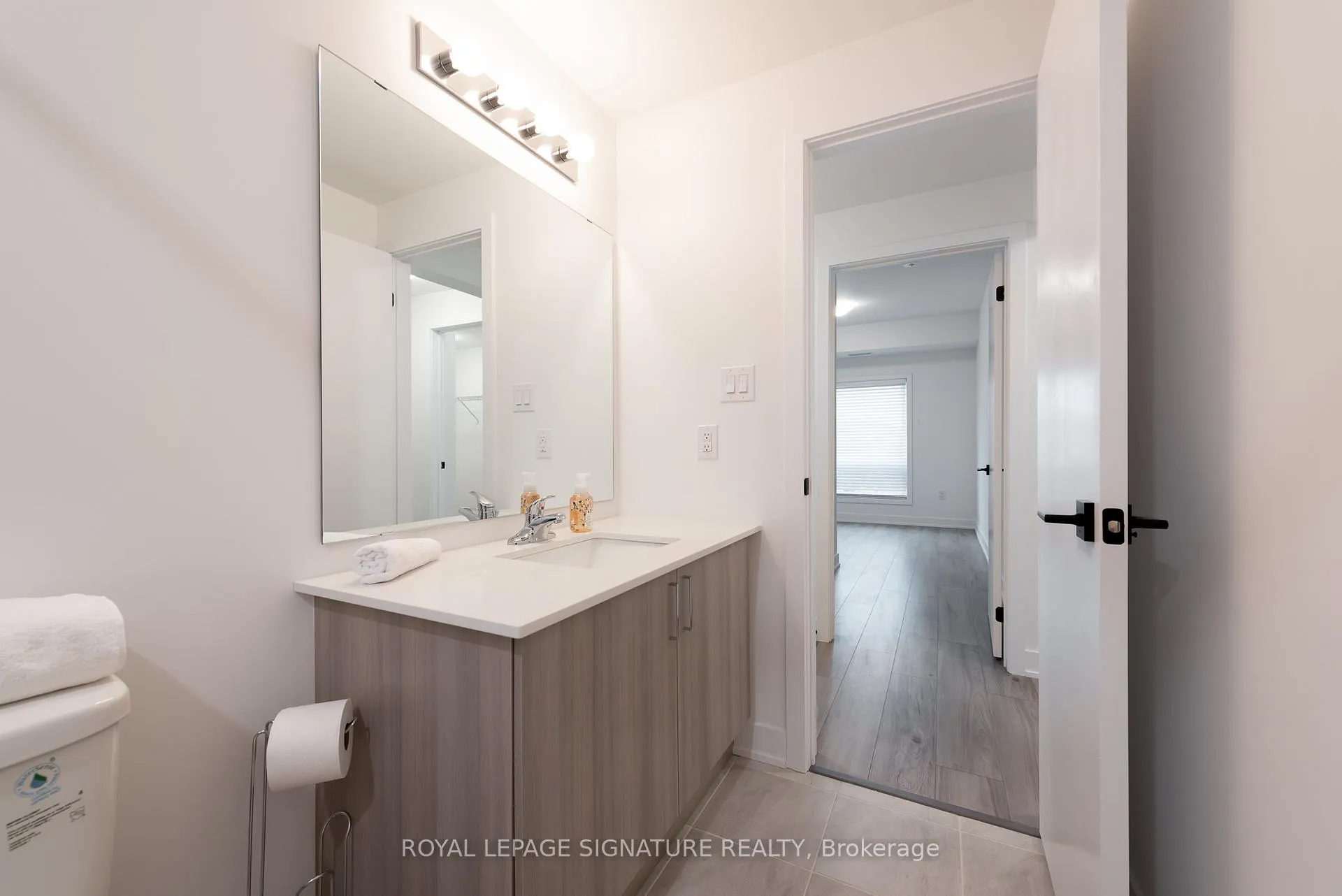Photo 14 of Unit 306, 8 Culinary Lane, Barrie, Rural Barrie Southeast — HOMEH