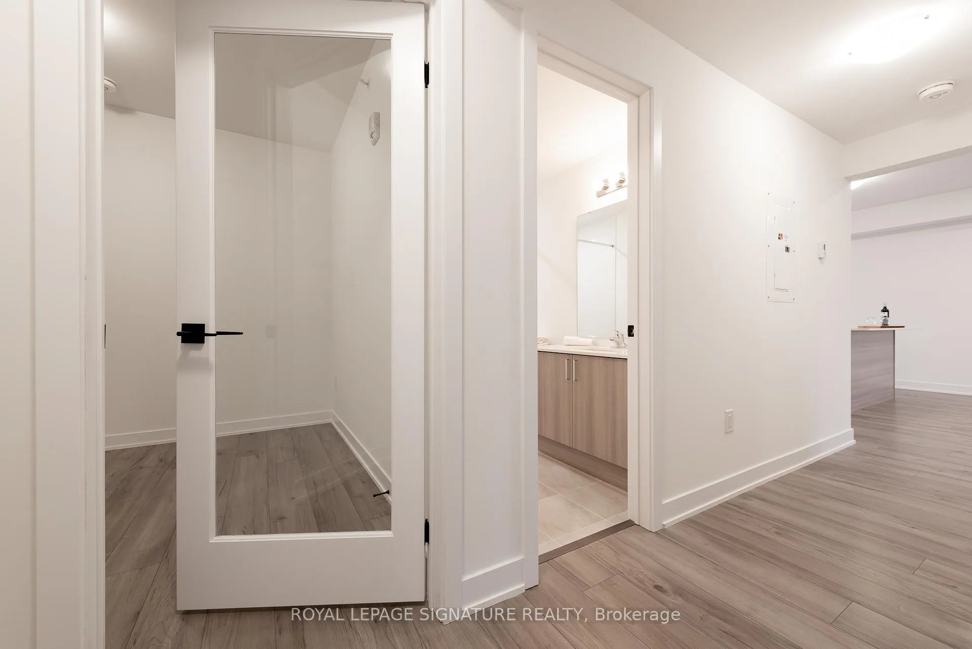 Photo 21 of Unit 306, 8 Culinary Lane, Barrie, Rural Barrie Southeast — HOMEH