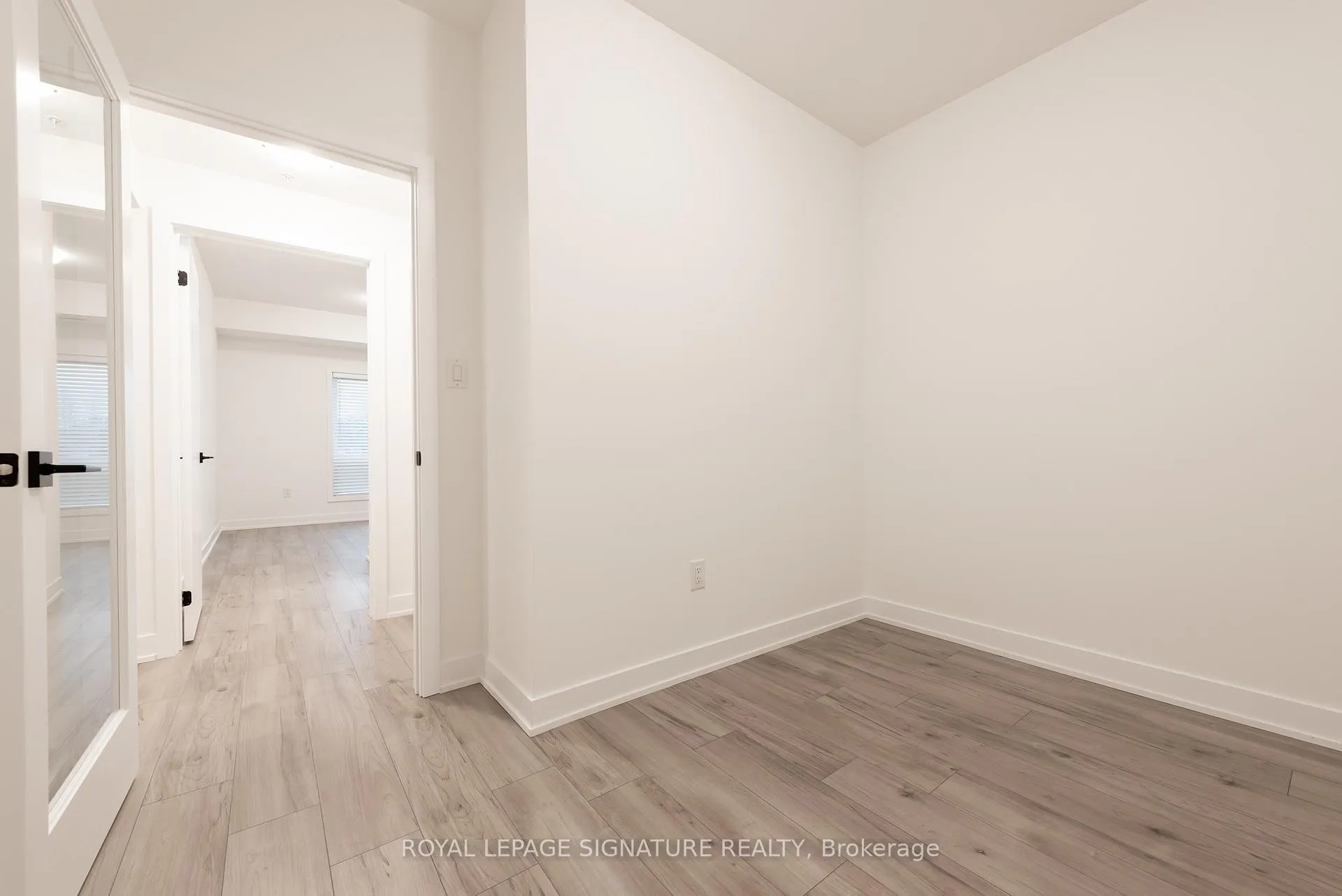 Photo 23 of Unit 306, 8 Culinary Lane, Barrie, Rural Barrie Southeast — HOMEH