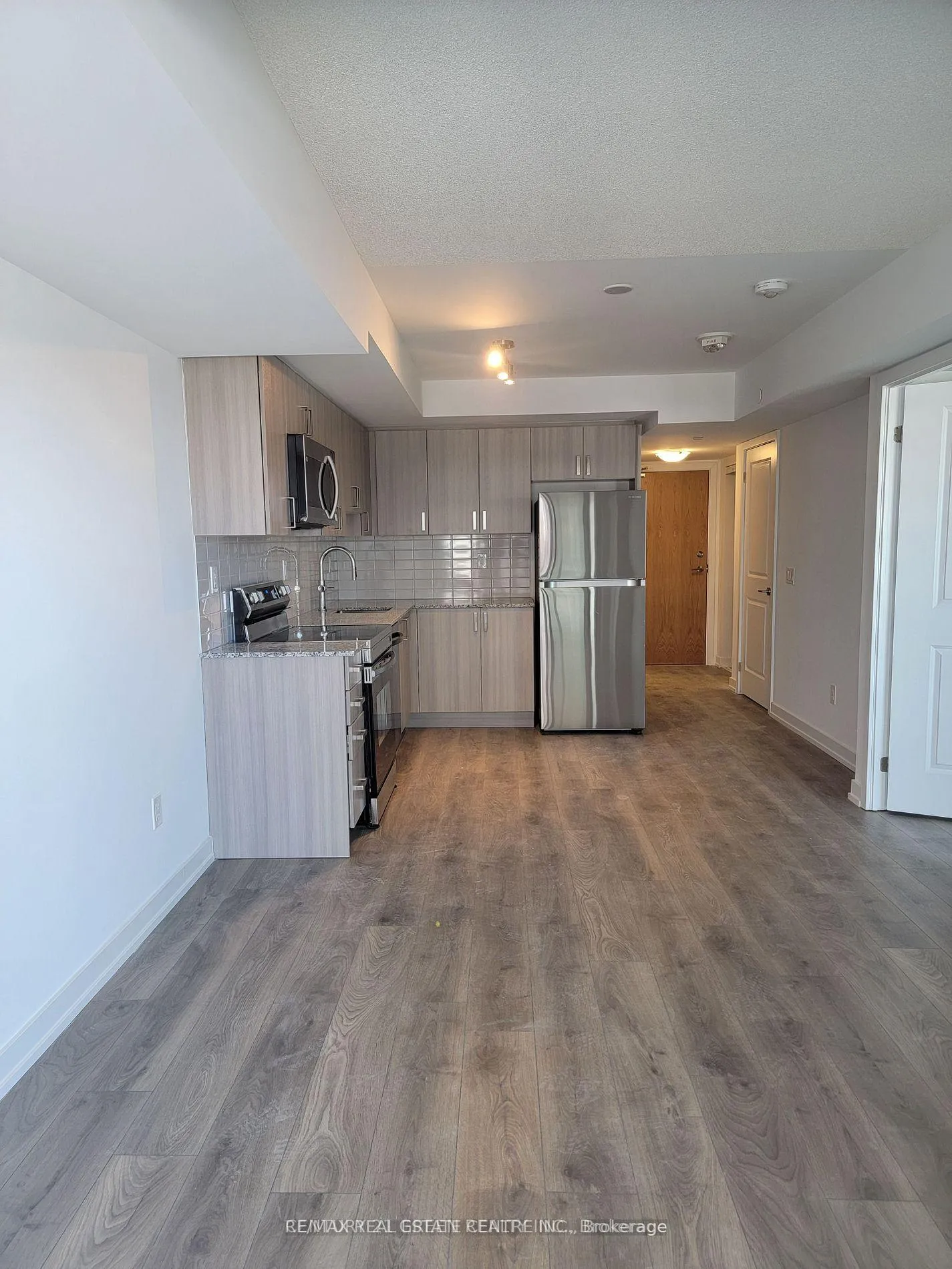 Photo 4 of Unit 1107, 1435 Celebration Drive, Pickering, Bay Ridges — HOMEH