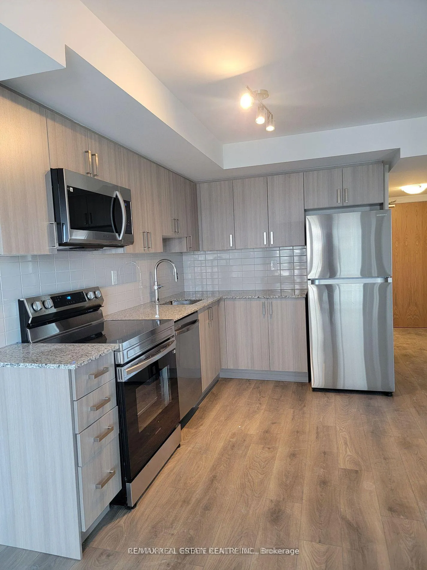 Photo 5 of Unit 1107, 1435 Celebration Drive, Pickering, Bay Ridges — HOMEH