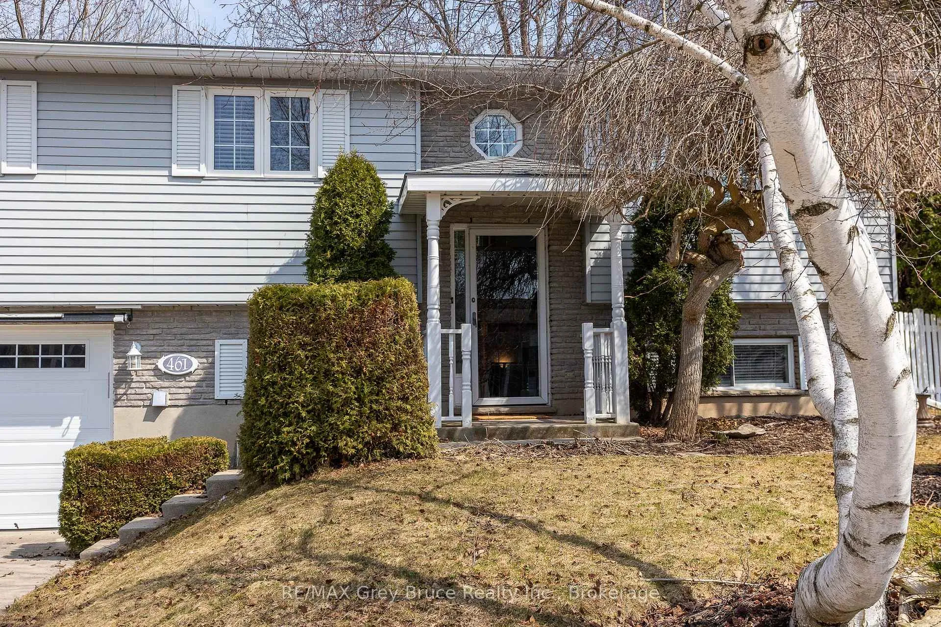 Photo 2 of 461 8th 'A' Avenue E, Owen Sound — HOMEH
