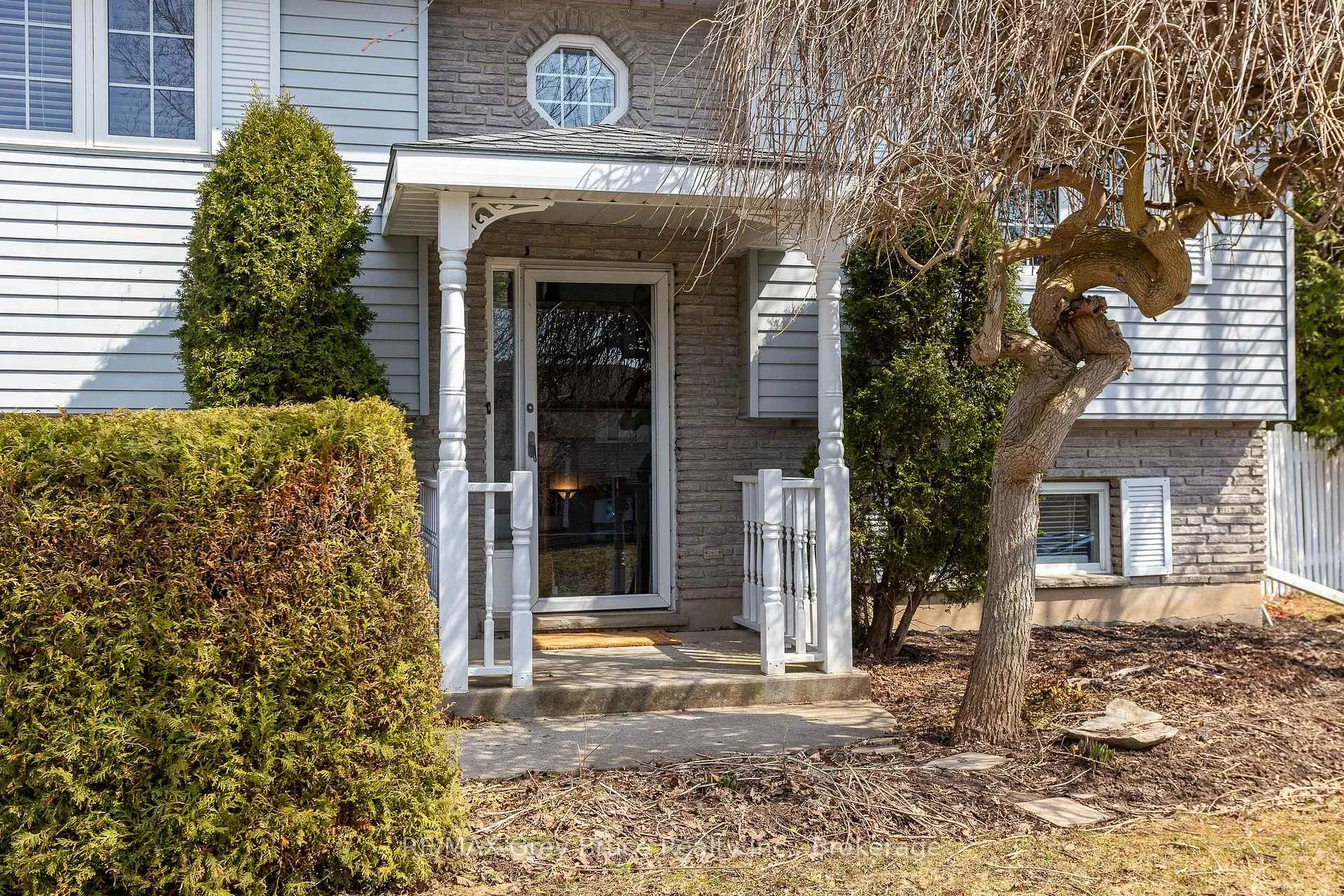 Photo 3 of 461 8th 'A' Avenue E, Owen Sound — HOMEH