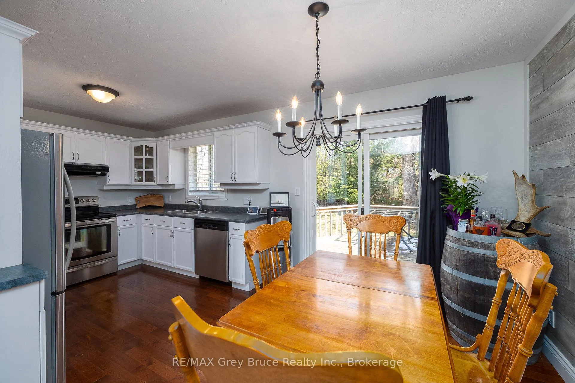 Photo 11 of 461 8th 'A' Avenue E, Owen Sound — HOMEH
