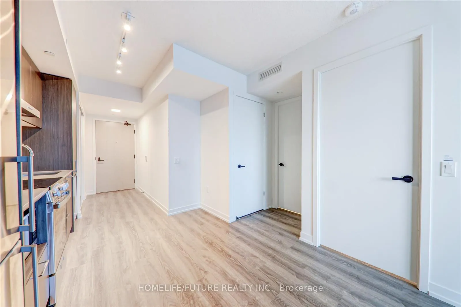 Photo 10 of Unit 1501, 195 Commerce Street, Vaughan, Vaughan Corporate Centre — HOMEH