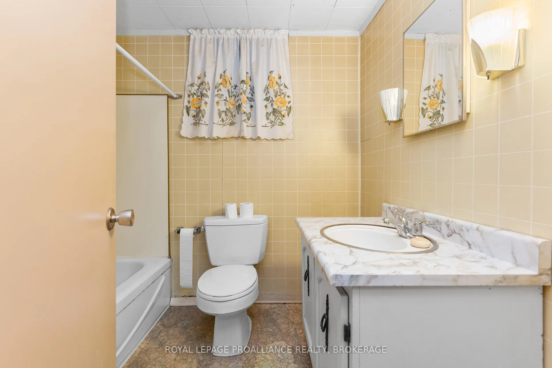 Photo 33 of 81 Robert Wallace Drive, Kingston, Central City West — HOMEH