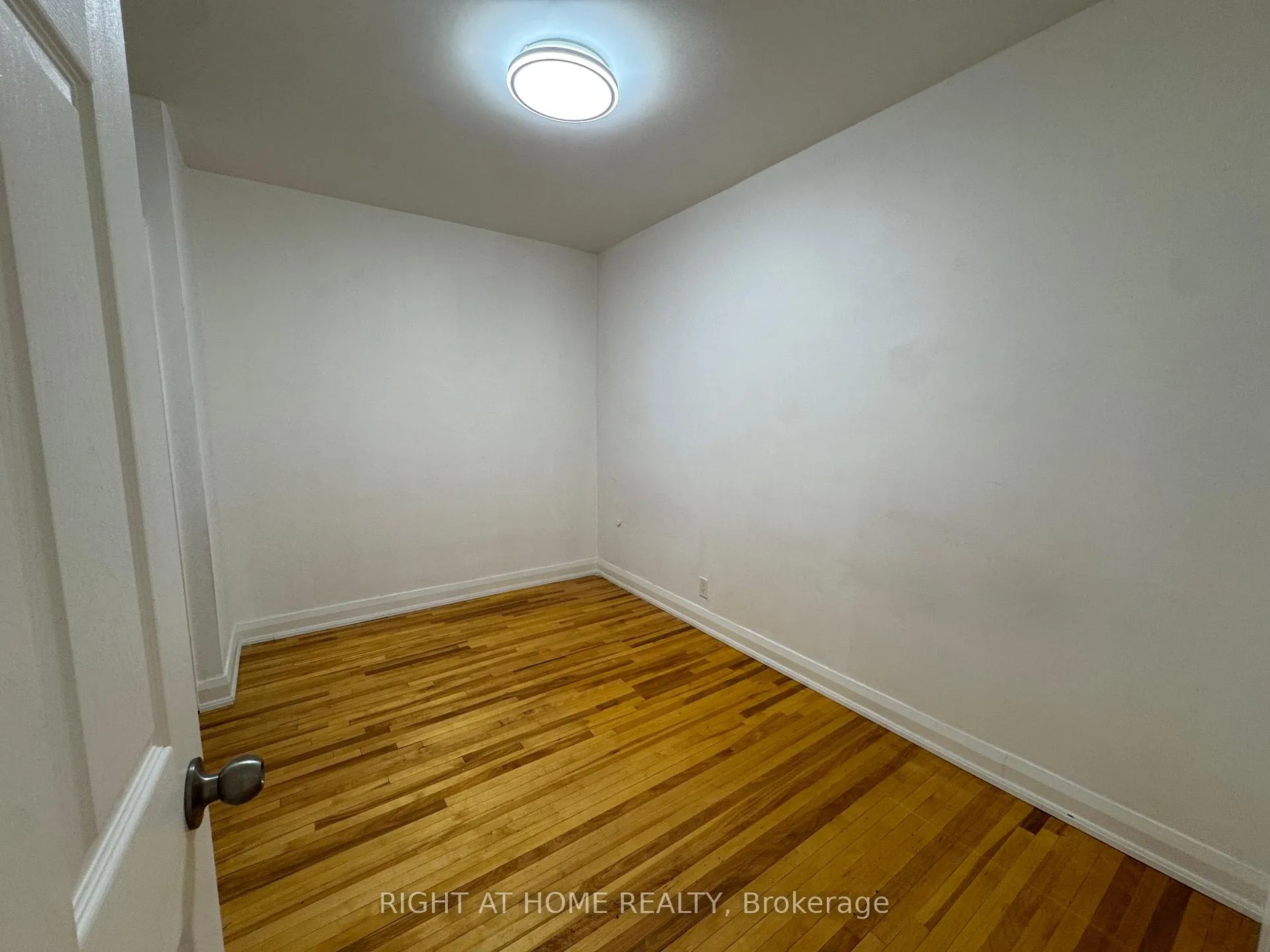 Photo 7 of Unit 2nd Floor, 2879 St Clair Avenue E, Toronto, O'Connor-Parkview — HOMEH