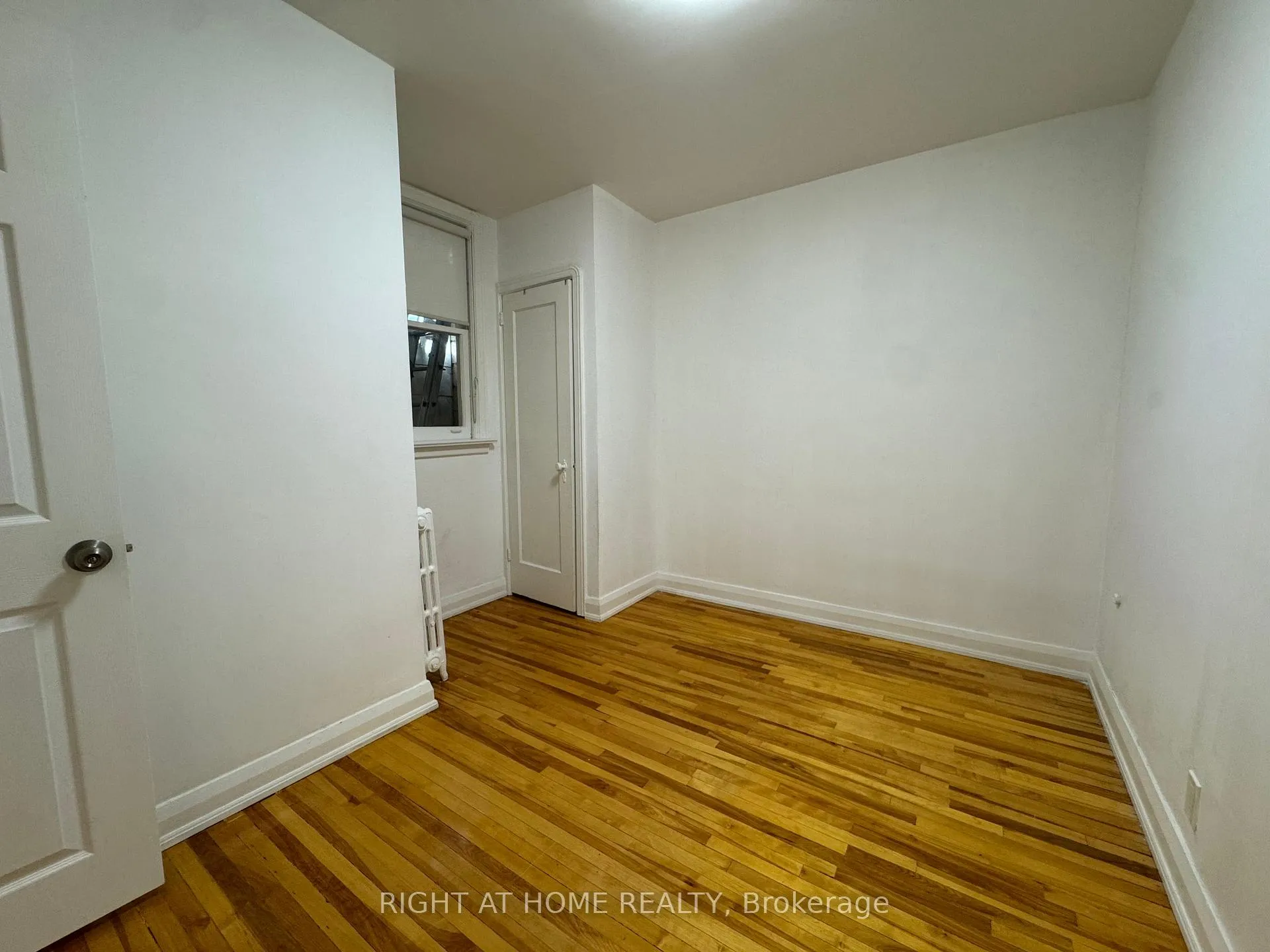 Photo 8 of Unit 2nd Floor, 2879 St Clair Avenue E, Toronto, O'Connor-Parkview — HOMEH