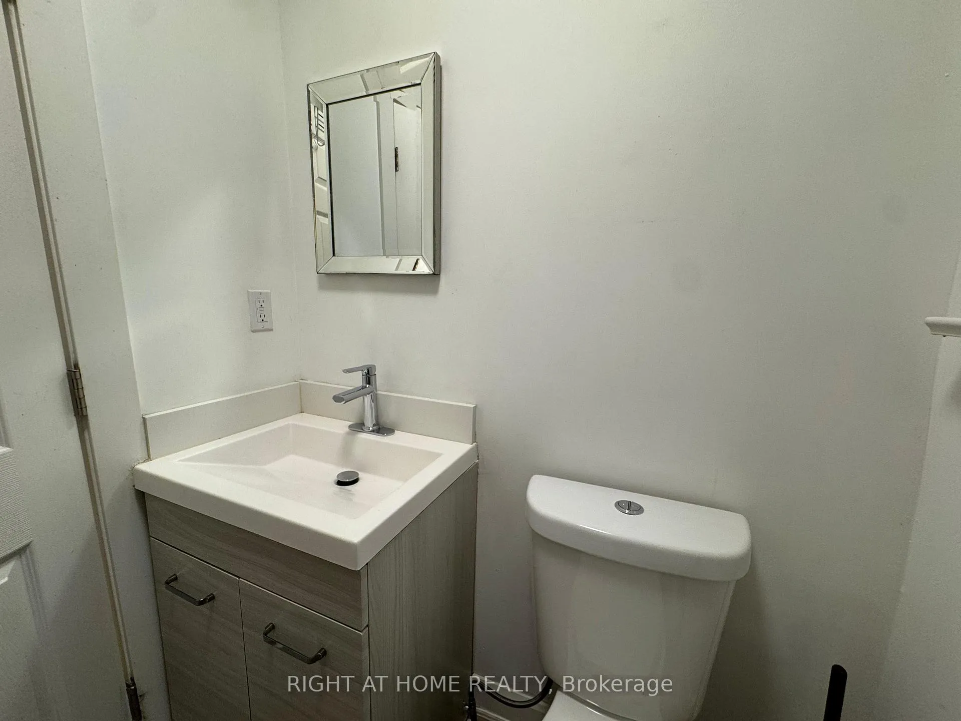 Photo 10 of Unit 2nd Floor, 2879 St Clair Avenue E, Toronto, O'Connor-Parkview — HOMEH