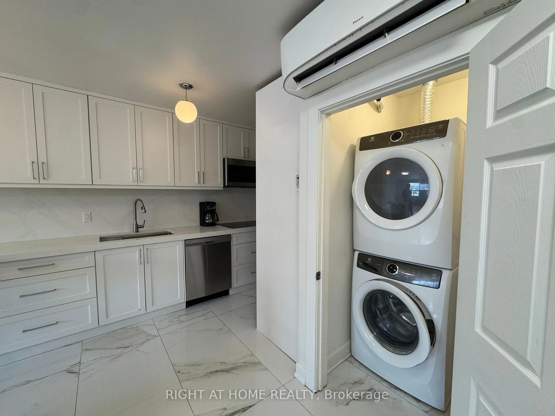 Photo 16 of Unit 2nd Floor, 2879 St Clair Avenue E, Toronto, O'Connor-Parkview — HOMEH