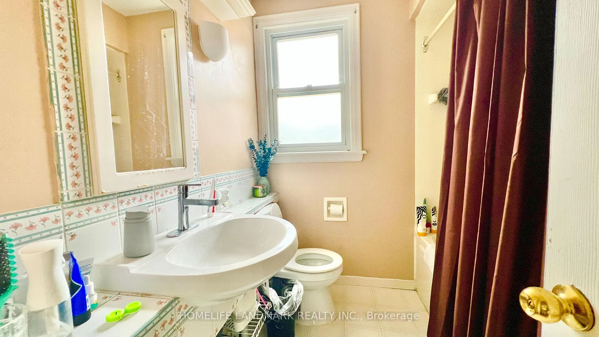 Photo 5 of 84 Binkley Crescent, Hamilton, Ainslie Wood — HOMEH