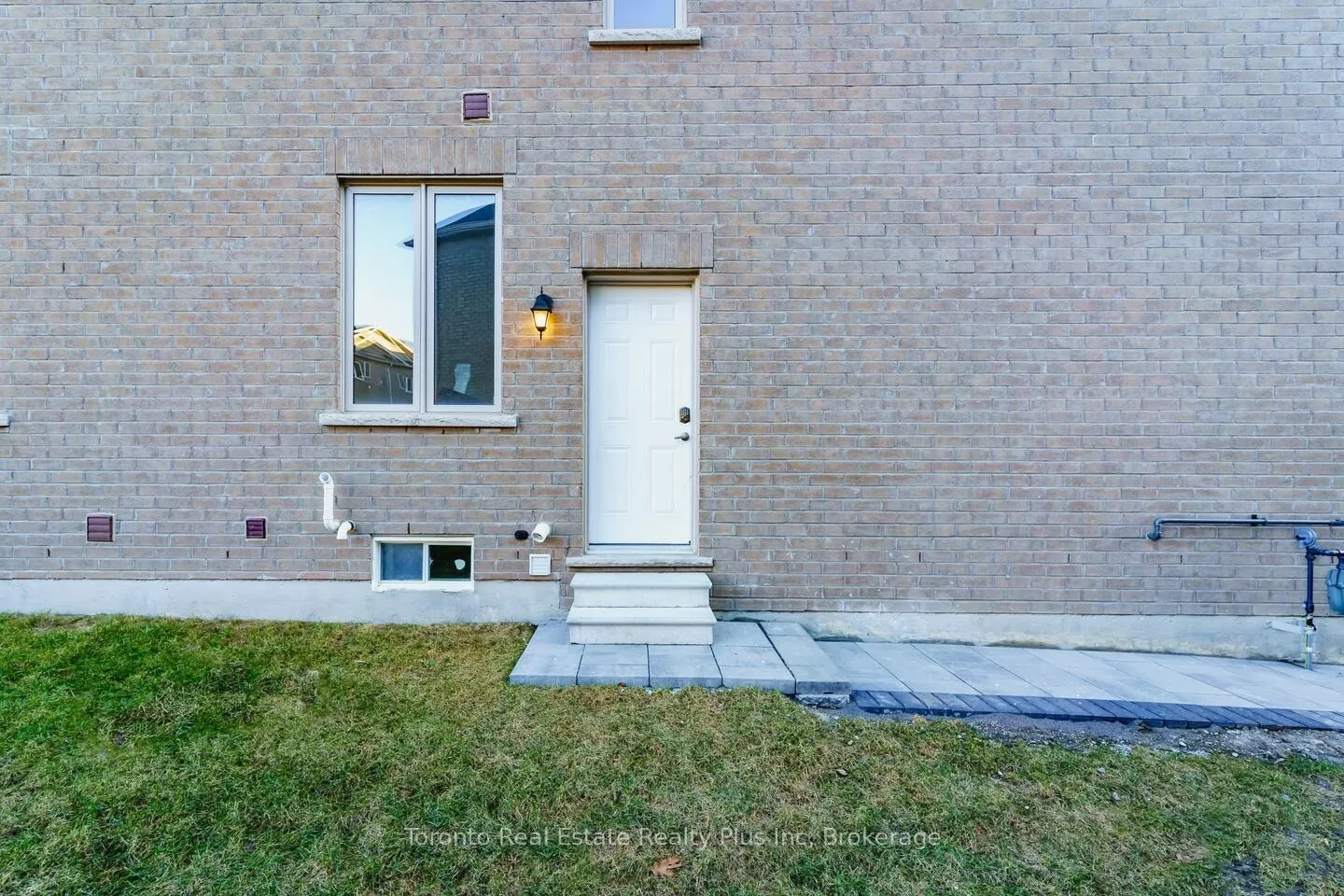 Front of 43 Erintol Way