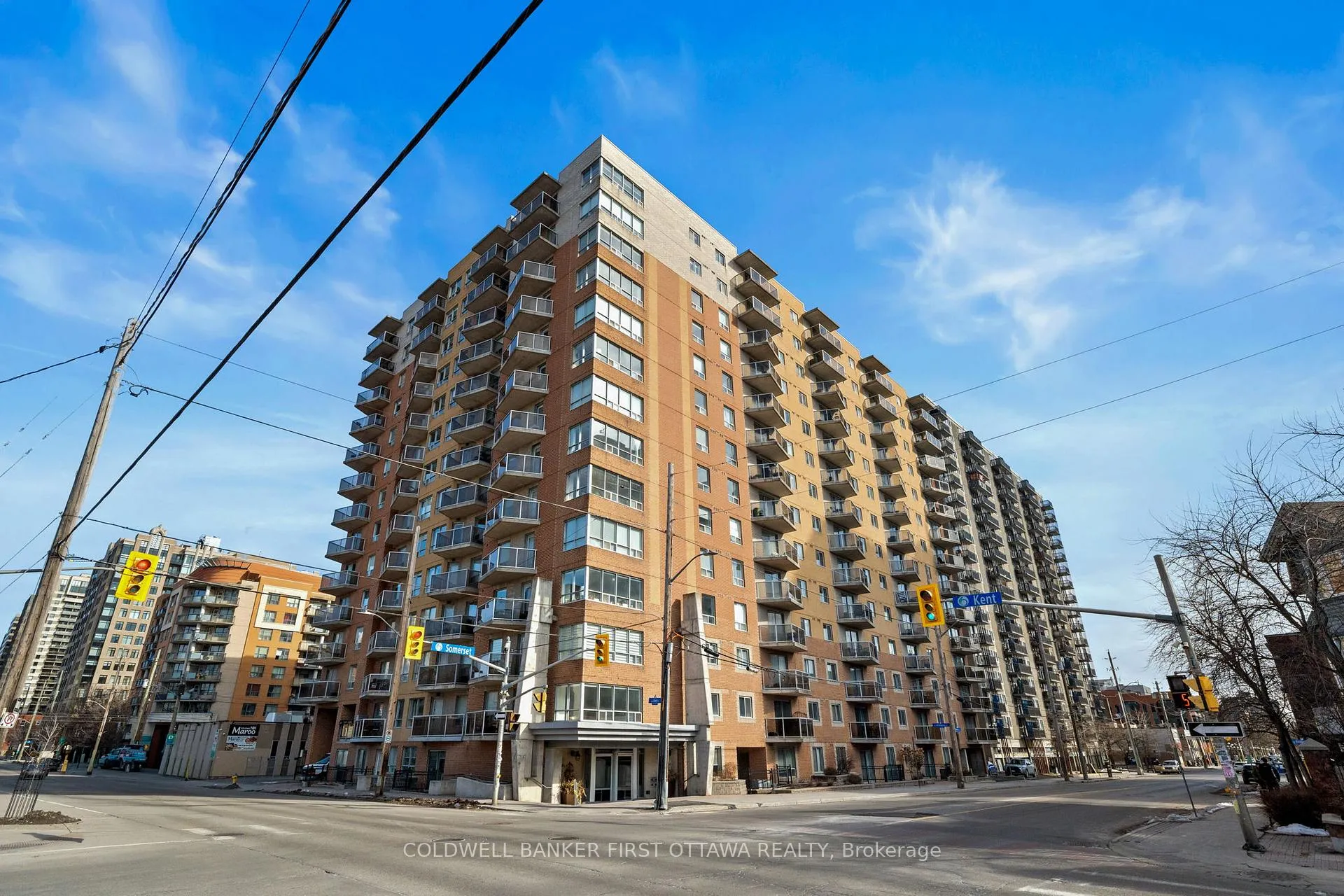 Front of Unit 412, 429 Somerset Street W