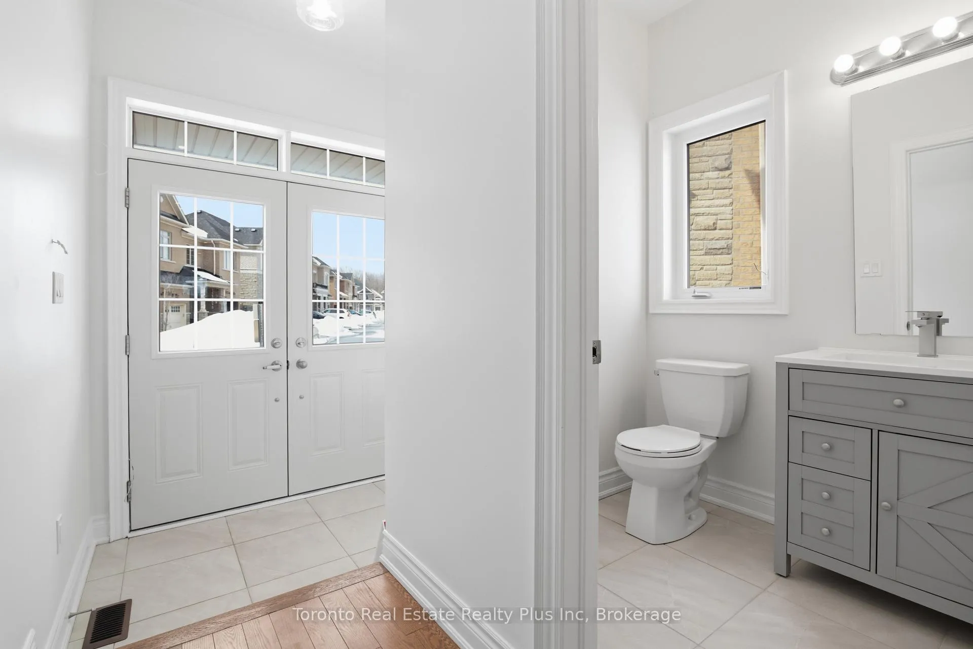 Photo 3 of 43 Erintol Way, Markham, Cedarwood — HOMEH