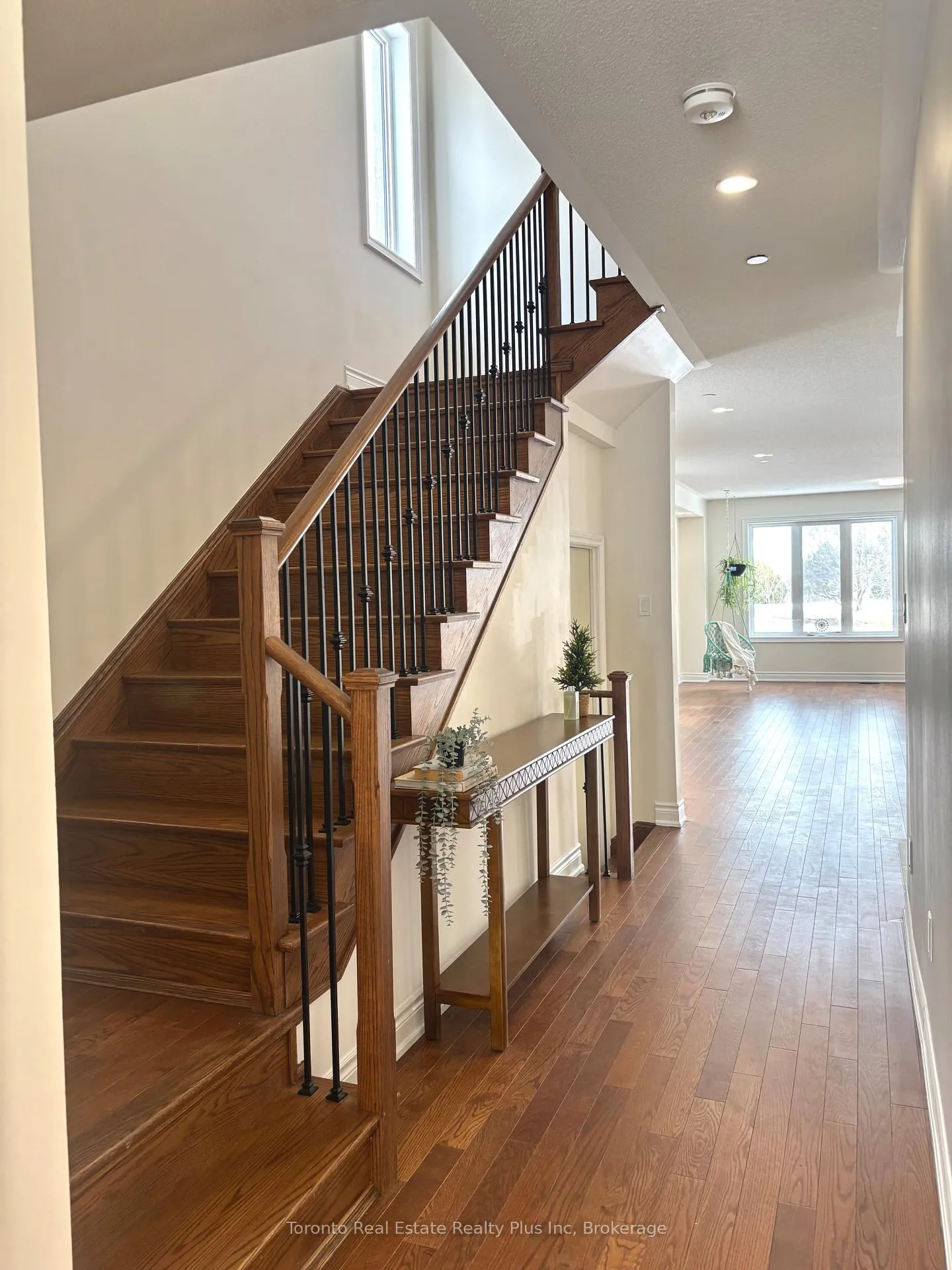 Photo 4 of 43 Erintol Way, Markham, Cedarwood — HOMEH