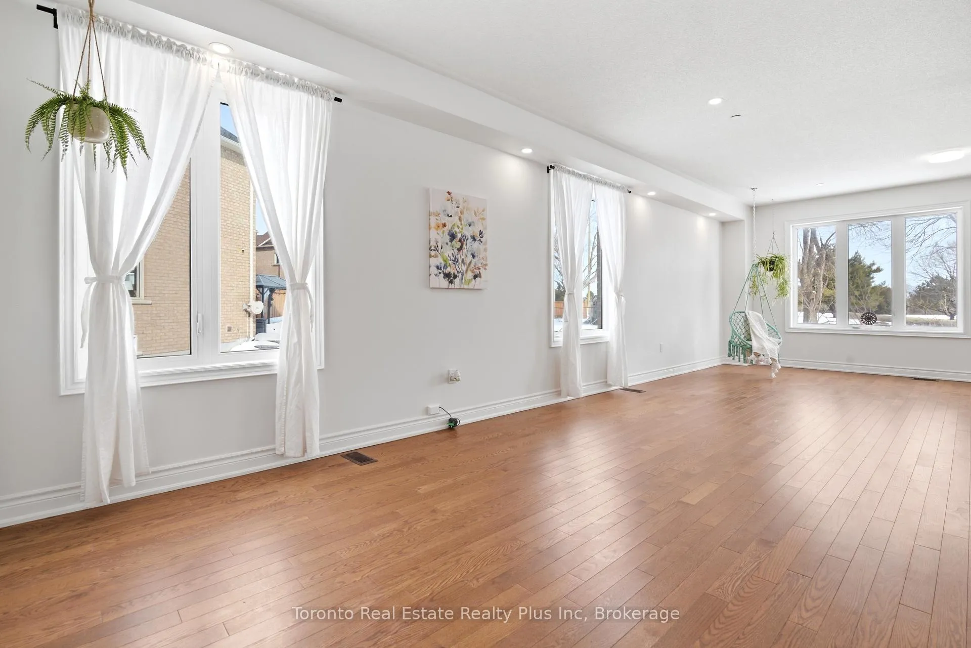 Photo 5 of 43 Erintol Way, Markham, Cedarwood — HOMEH
