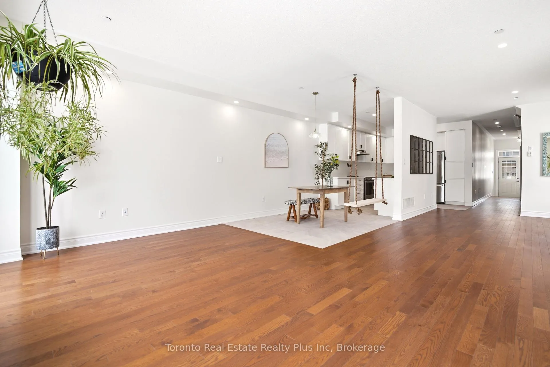 Photo 7 of 43 Erintol Way, Markham, Cedarwood — HOMEH