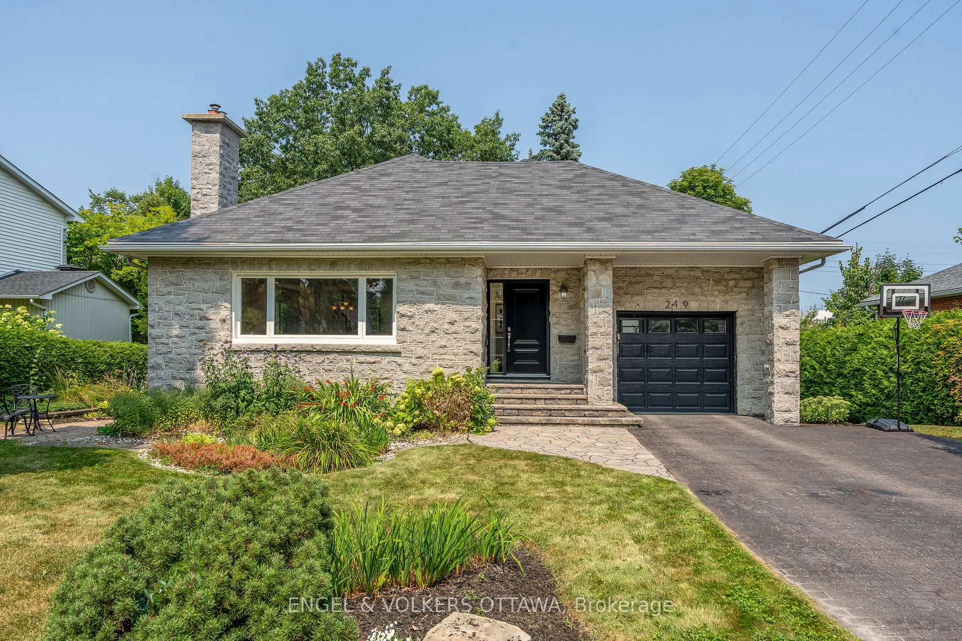 Photo 1 of 249 Faircrest Road, Ottawa, Alta Vista/Faircrest Heights — HOMEH