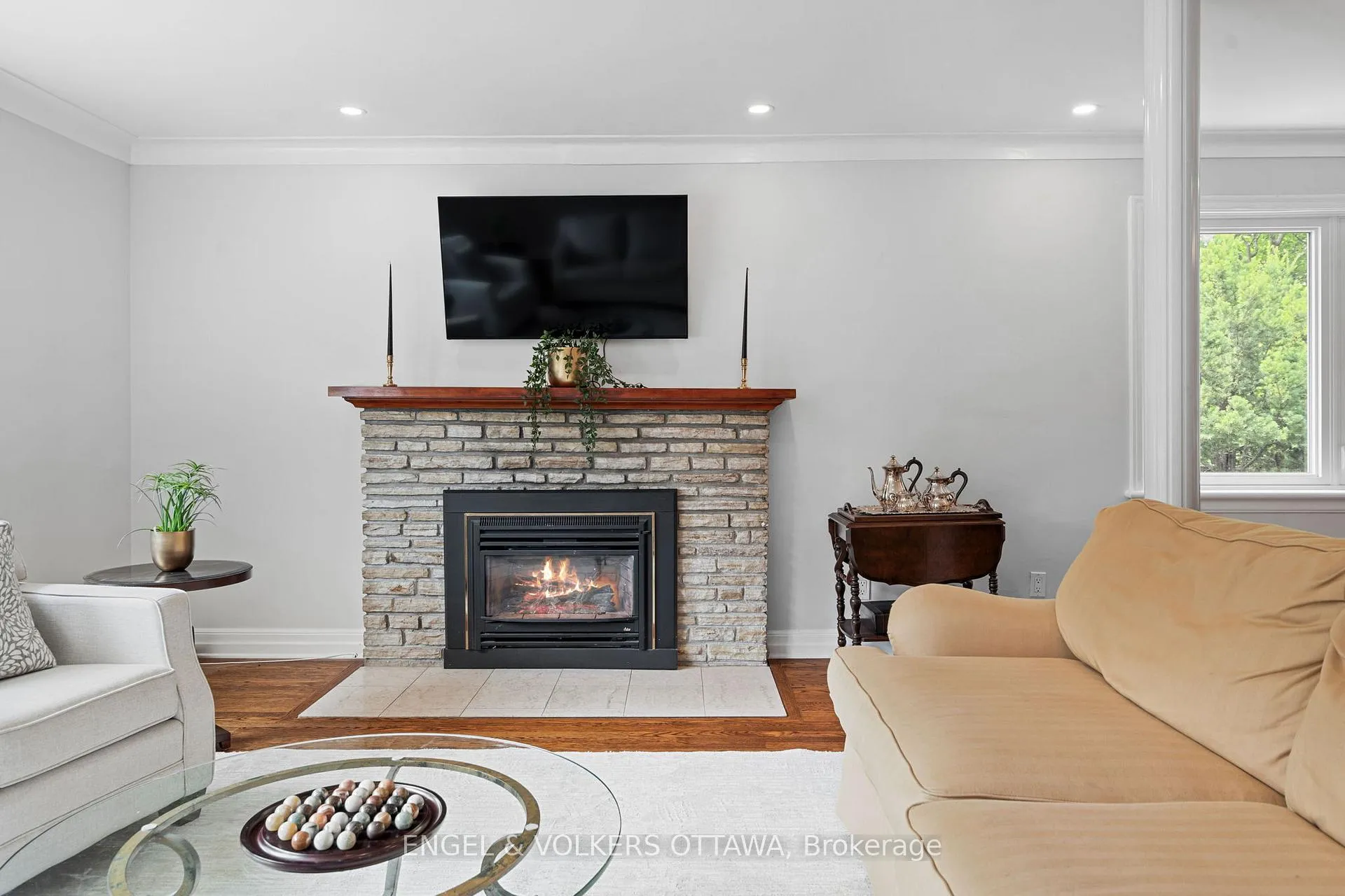 Photo 7 of 249 Faircrest Road, Ottawa, Alta Vista/Faircrest Heights — HOMEH