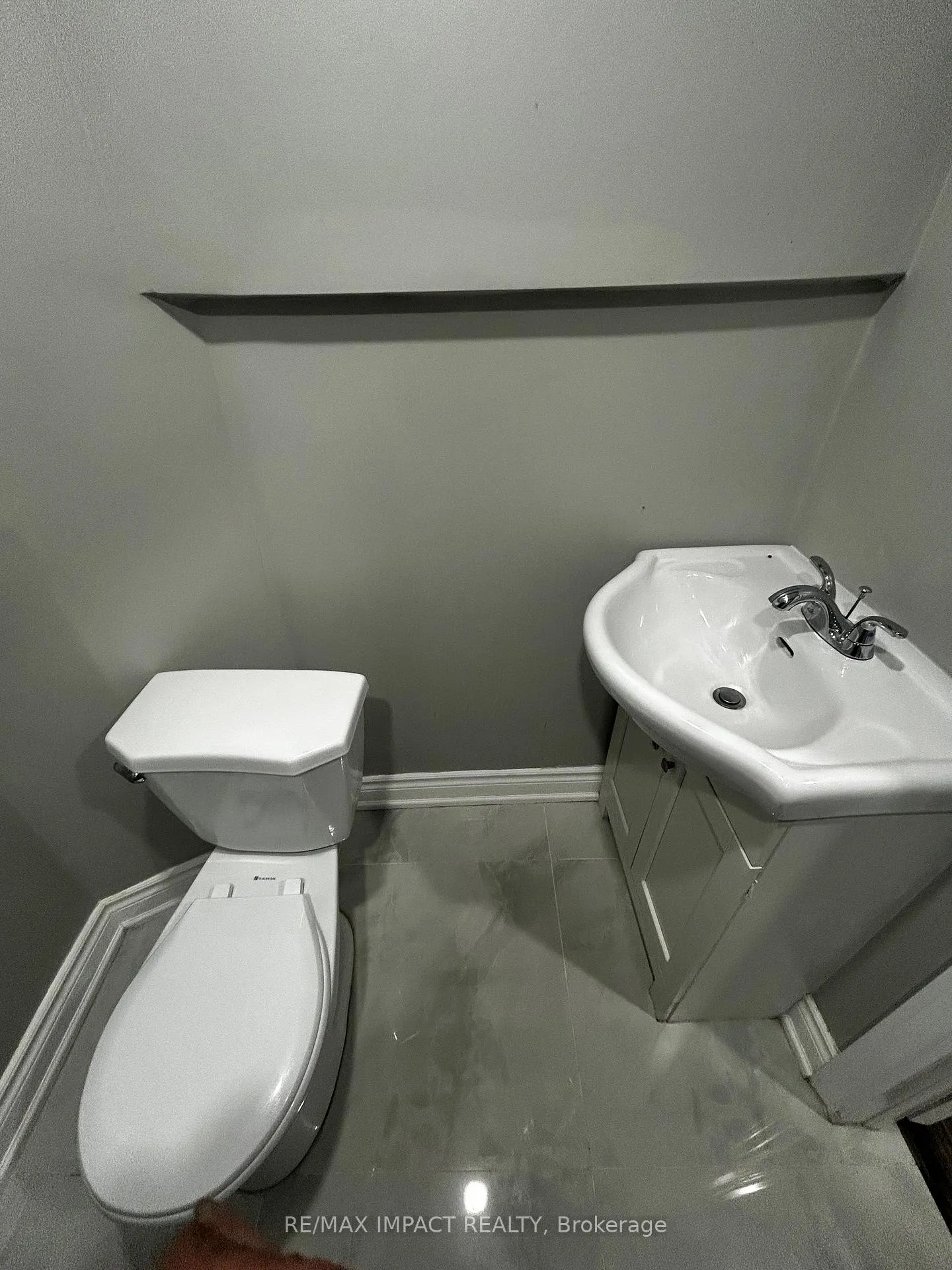 Photo 5 of Unit Bsmt, 75 Snowling Drive, Ajax, Northeast Ajax — HOMEH