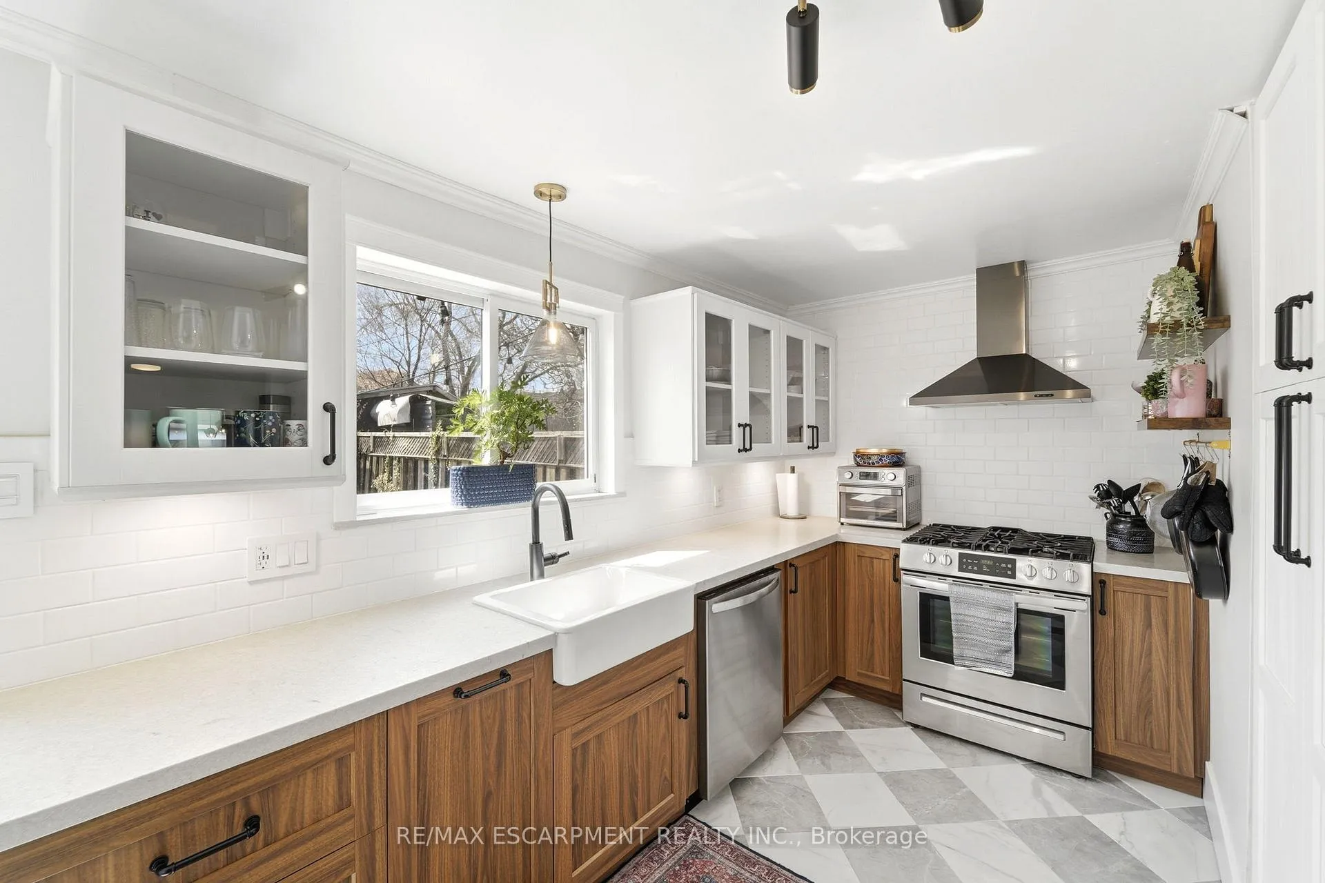 Photo 13 of 82 Clinton Street, Hamilton, Stipley — HOMEH