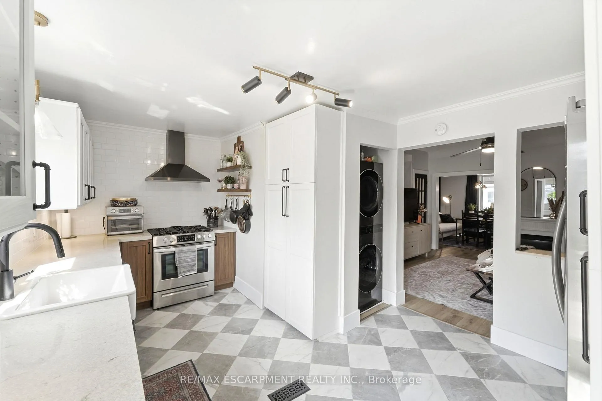 Photo 15 of 82 Clinton Street, Hamilton, Stipley — HOMEH