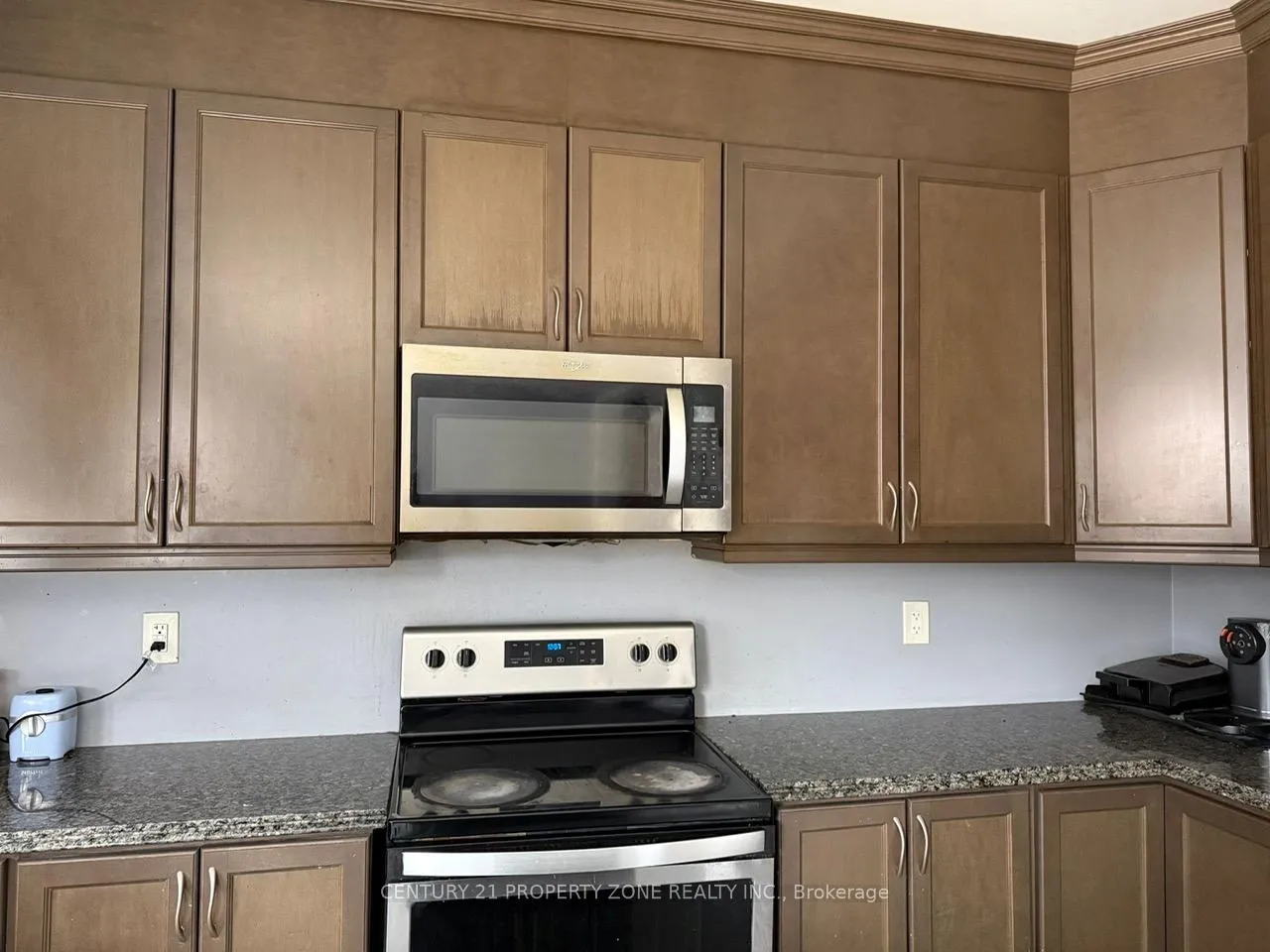 Photo 3 of 19 Averill Road, Brampton, Northwest Brampton — HOMEH