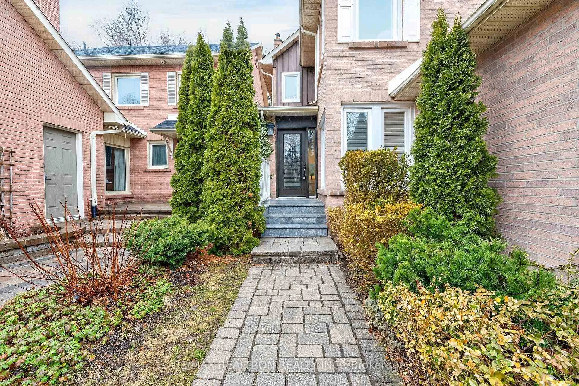 Photo 1 of 46 Juniper Crescent, Markham, Unionville — HOMEH