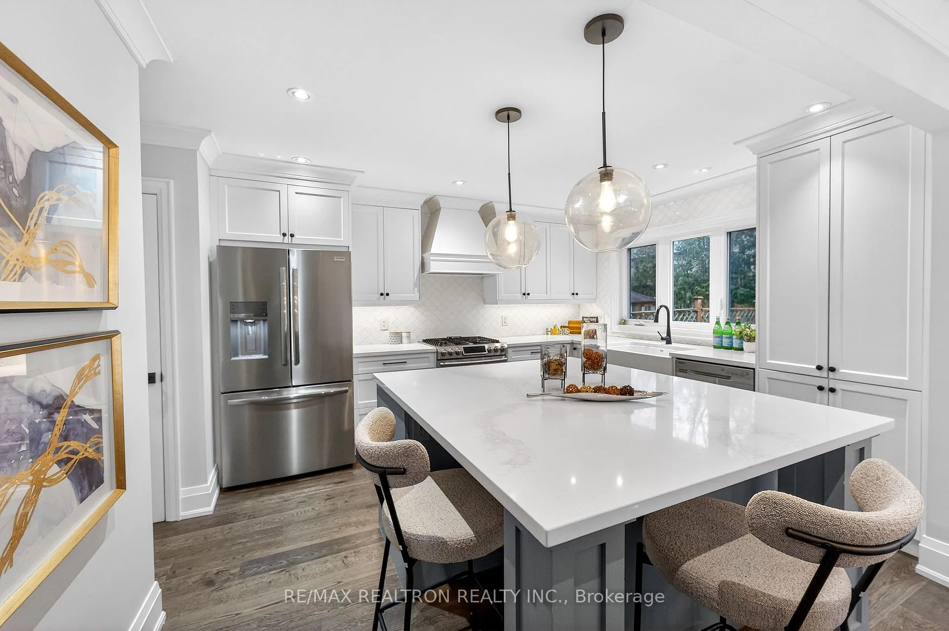 Photo 3 of 46 Juniper Crescent, Markham, Unionville — HOMEH