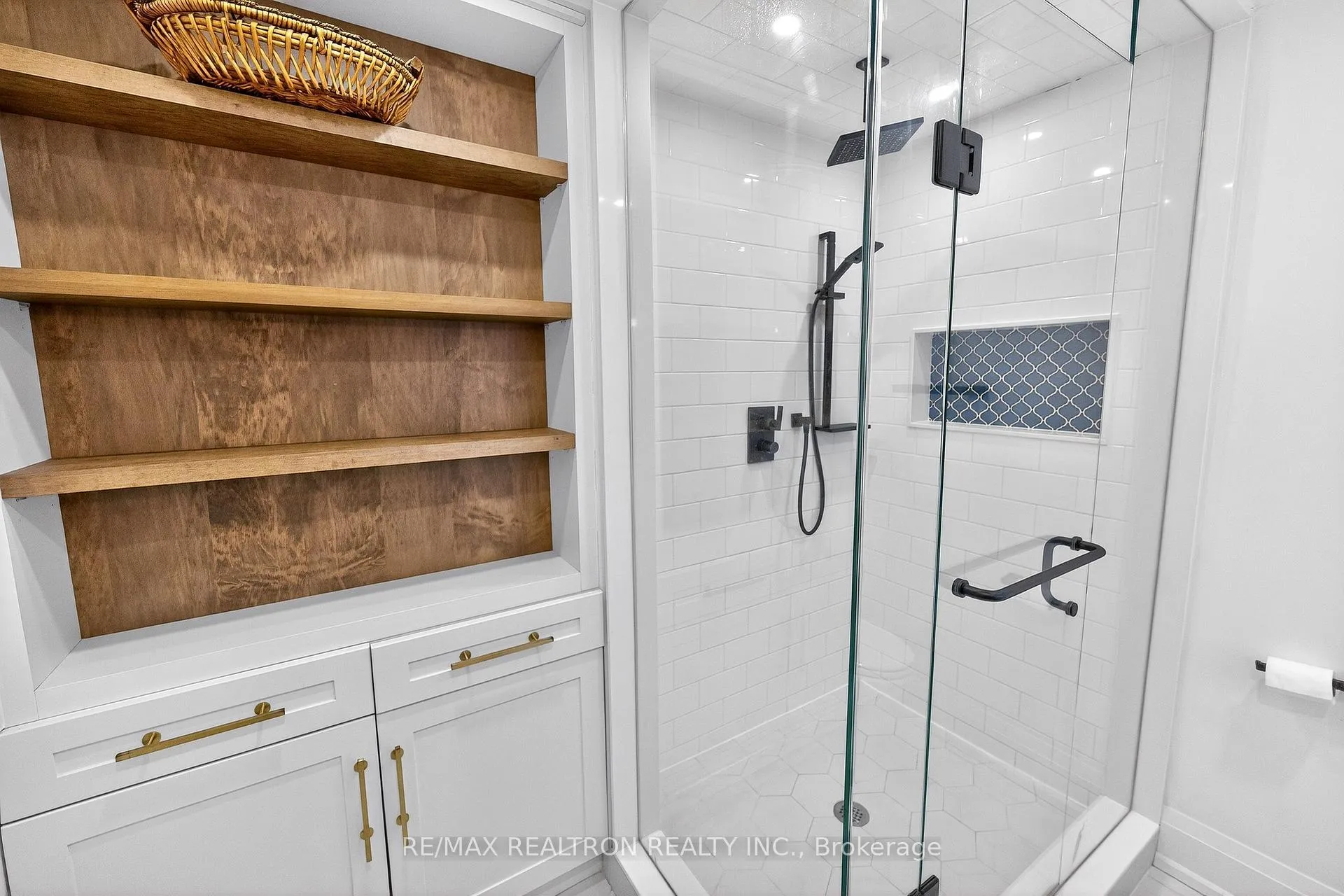 Photo 8 of 46 Juniper Crescent, Markham, Unionville — HOMEH