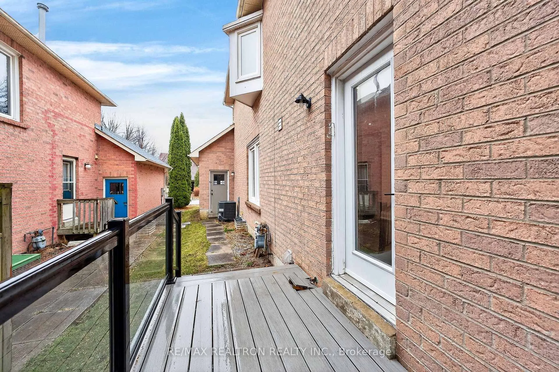 Photo 11 of 46 Juniper Crescent, Markham, Unionville — HOMEH