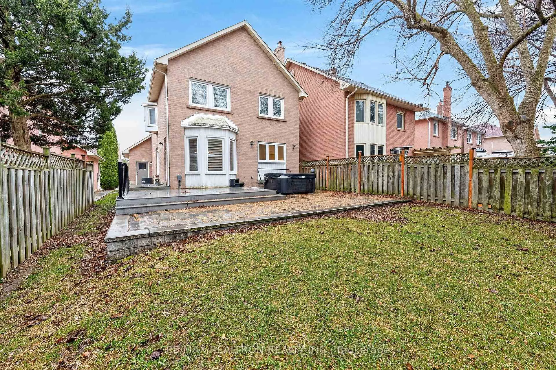 Photo 12 of 46 Juniper Crescent, Markham, Unionville — HOMEH