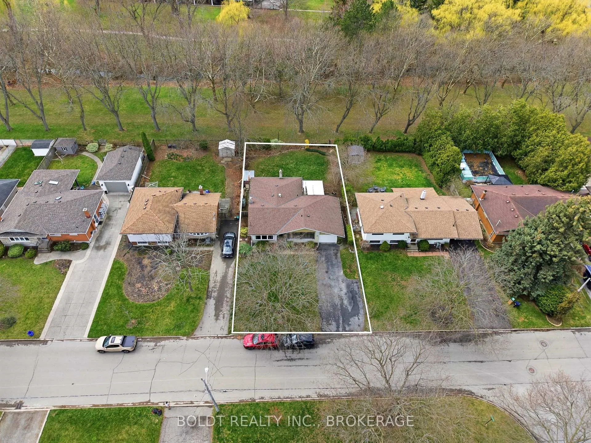 Photo 2 of 95 Prince Charles Drive, St. Catharines, Lakeport — HOMEH