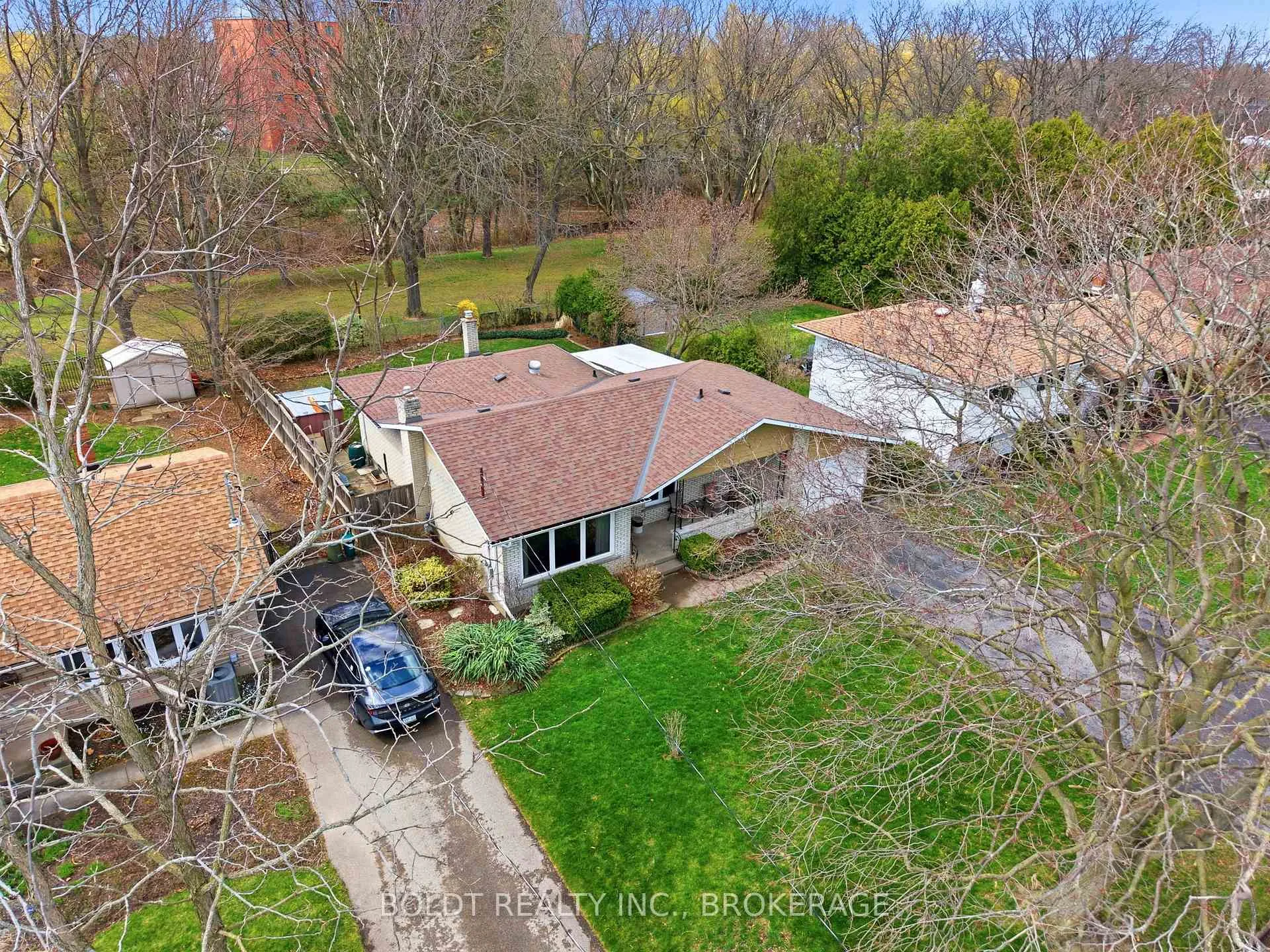 Photo 3 of 95 Prince Charles Drive, St. Catharines, Lakeport — HOMEH