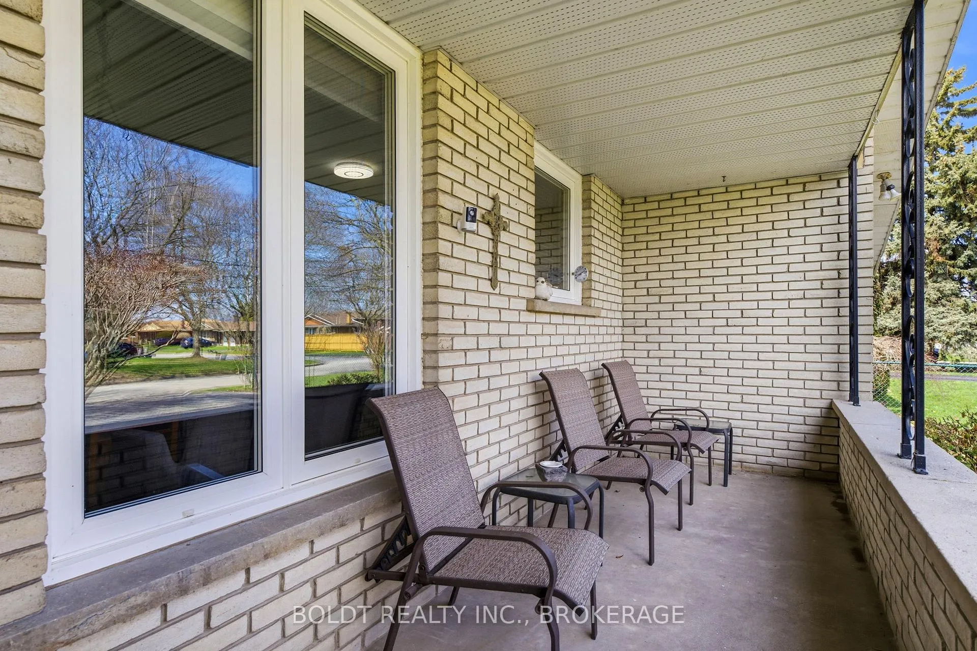 Photo 8 of 95 Prince Charles Drive, St. Catharines, Lakeport — HOMEH