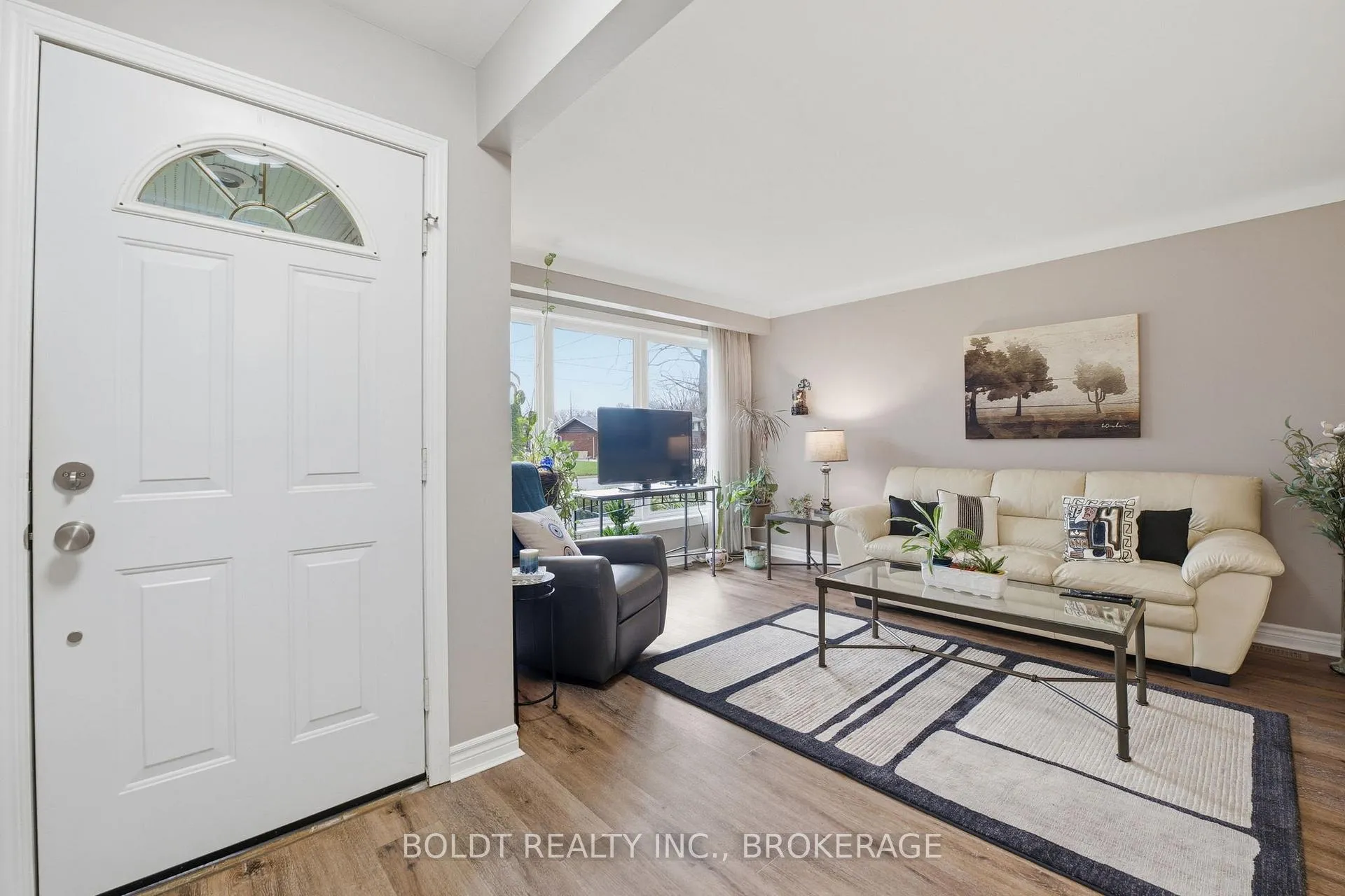 Photo 10 of 95 Prince Charles Drive, St. Catharines, Lakeport — HOMEH