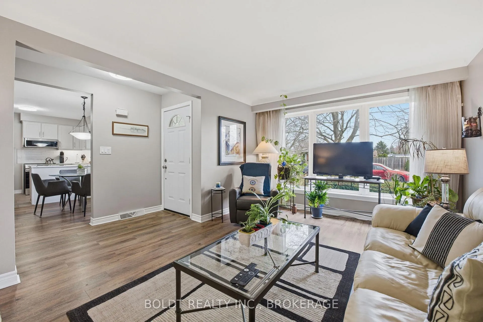 Photo 13 of 95 Prince Charles Drive, St. Catharines, Lakeport — HOMEH