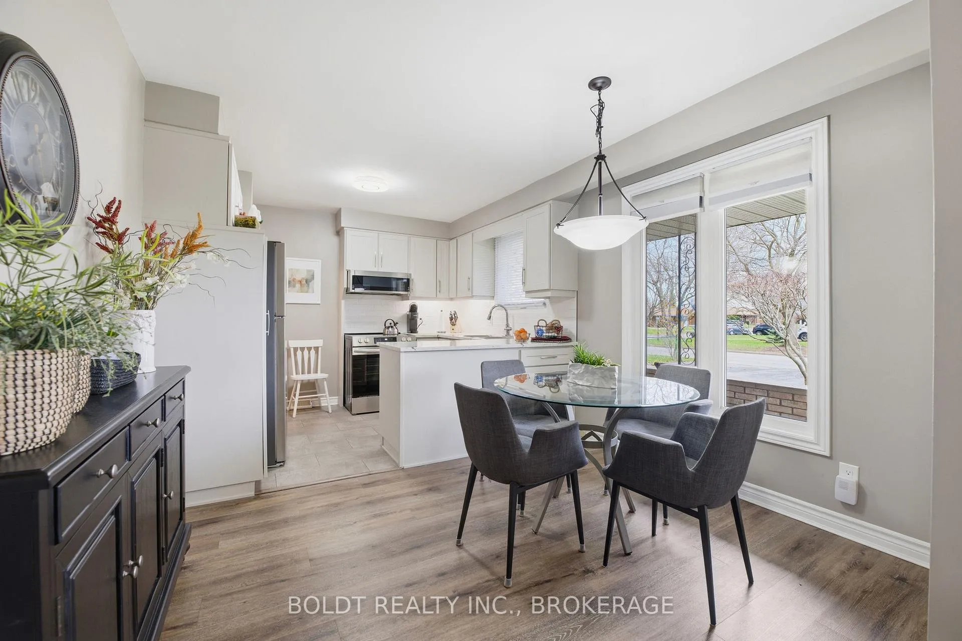 Photo 14 of 95 Prince Charles Drive, St. Catharines, Lakeport — HOMEH