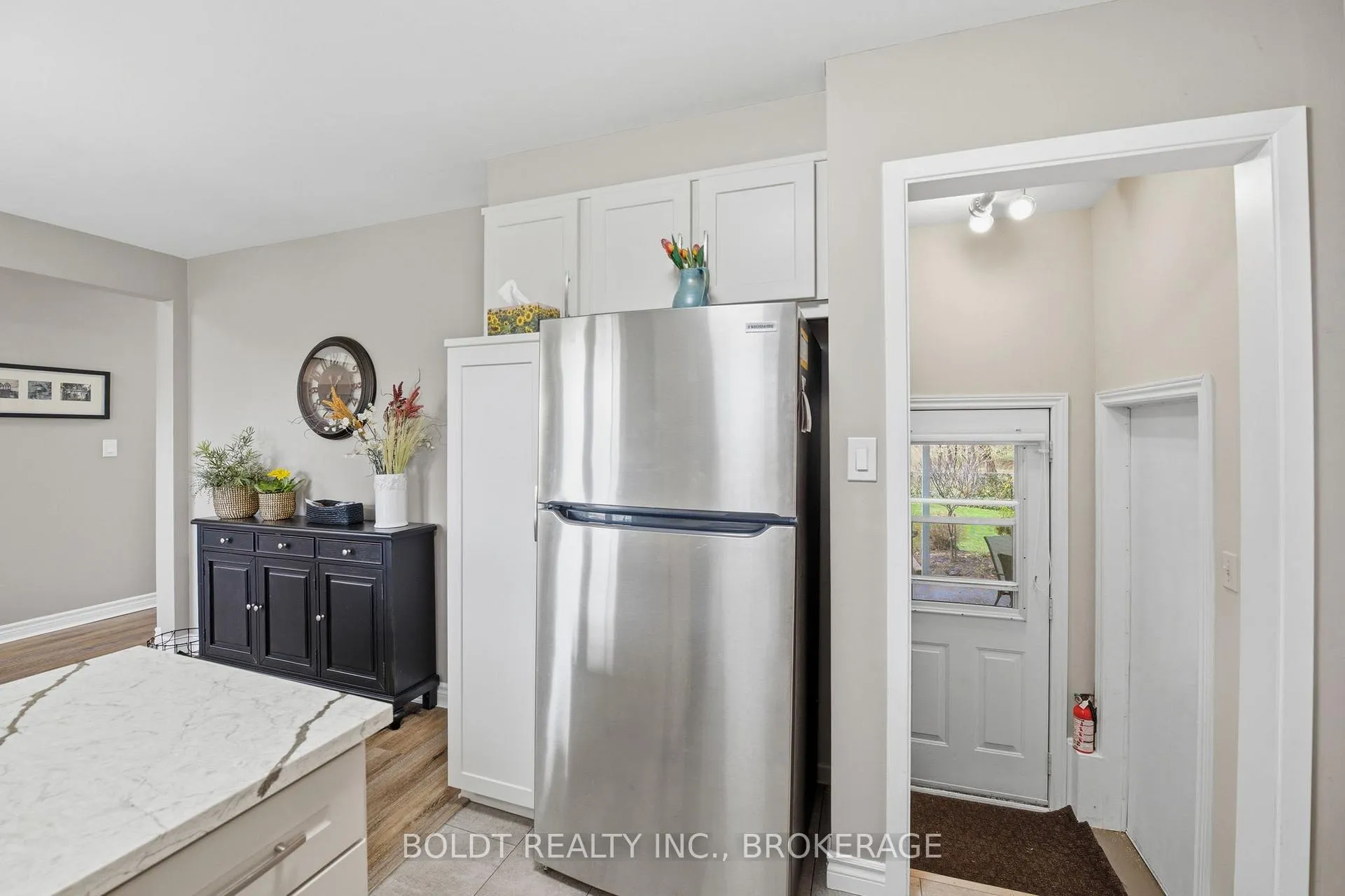 Photo 18 of 95 Prince Charles Drive, St. Catharines, Lakeport — HOMEH