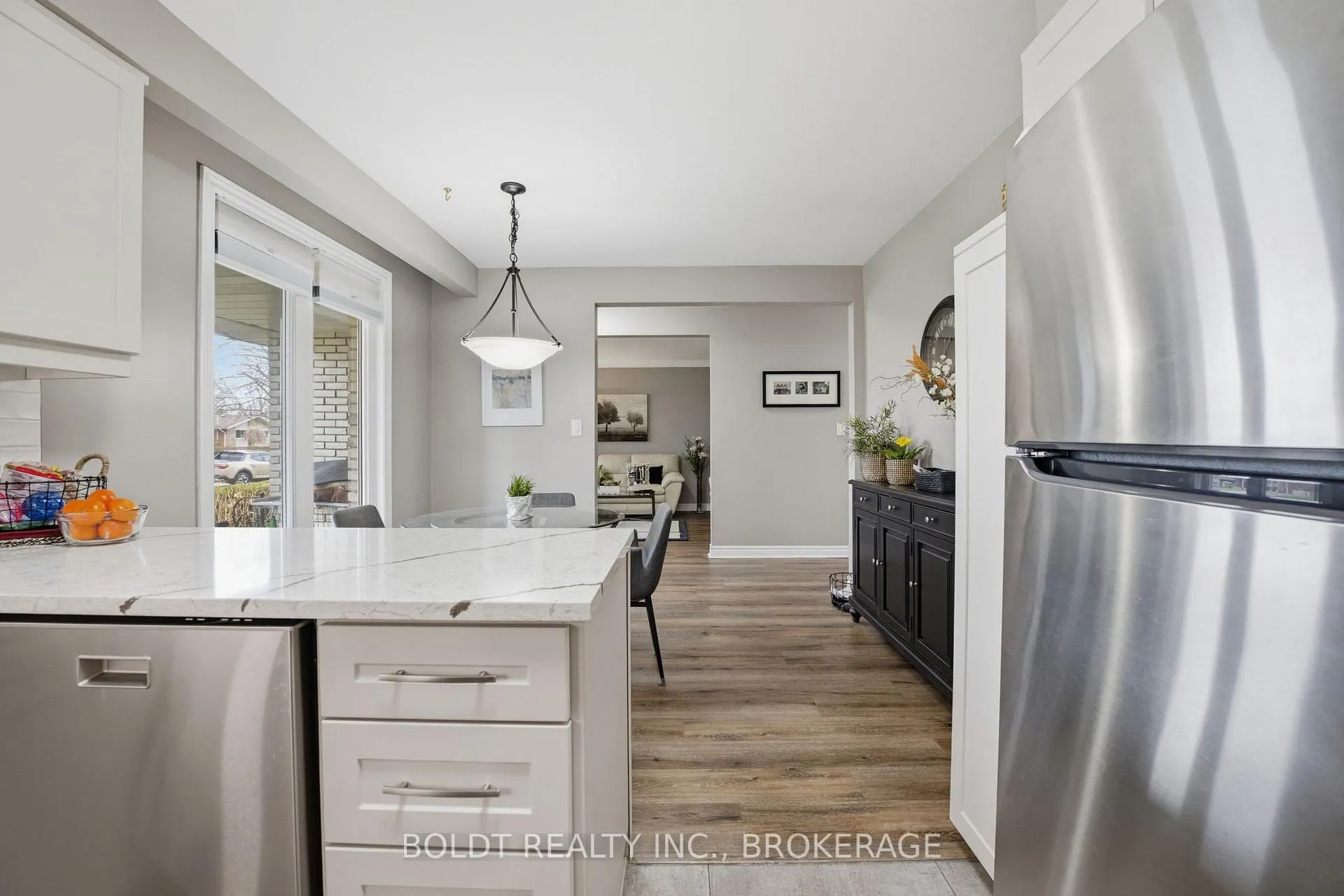 Photo 19 of 95 Prince Charles Drive, St. Catharines, Lakeport — HOMEH
