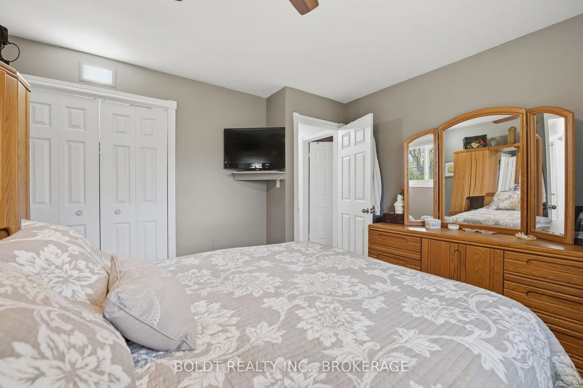 Photo 24 of 95 Prince Charles Drive, St. Catharines, Lakeport — HOMEH